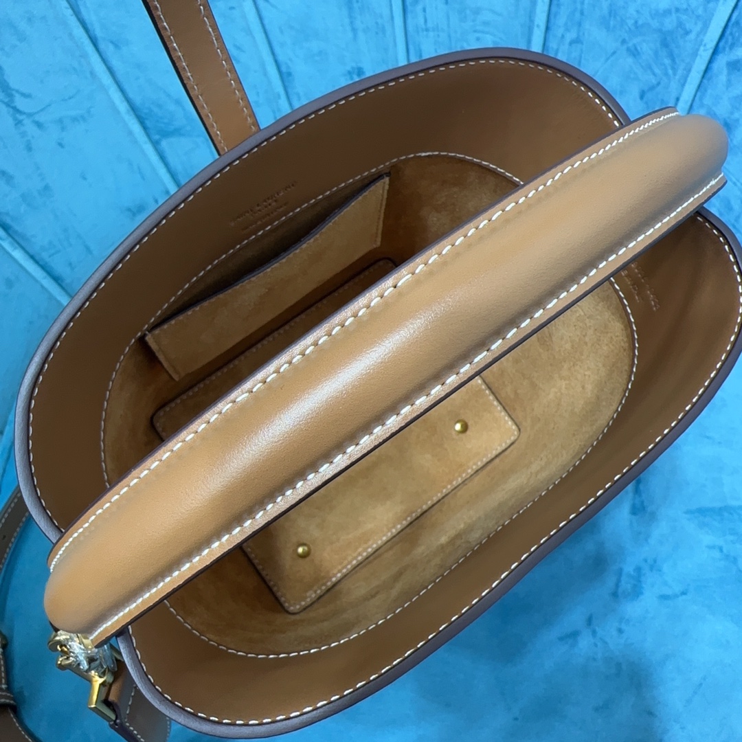 YSL LE 37 SMALL IN SHINY LEATHER