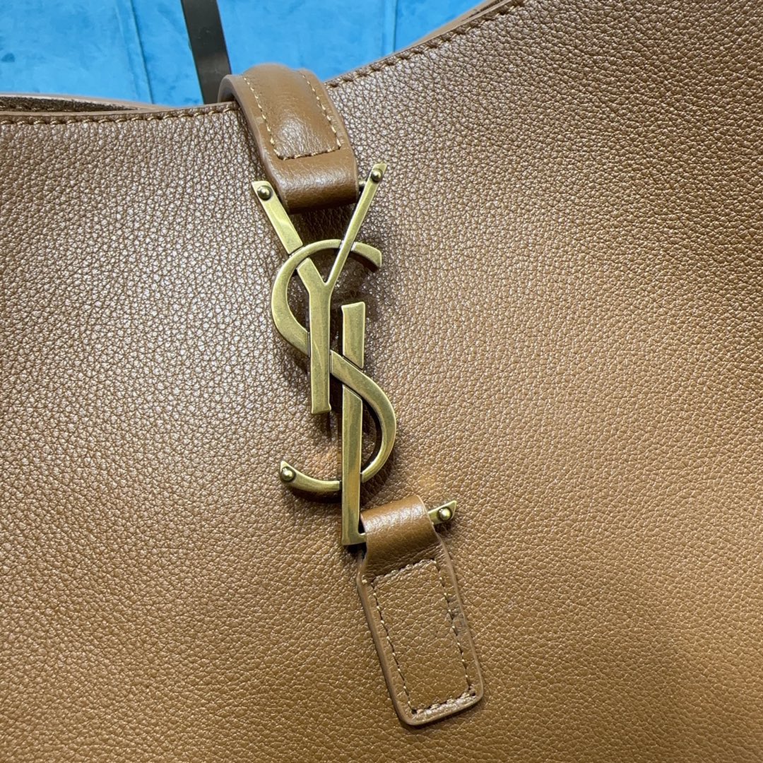 ysl le 5 À 7 S*pple large
