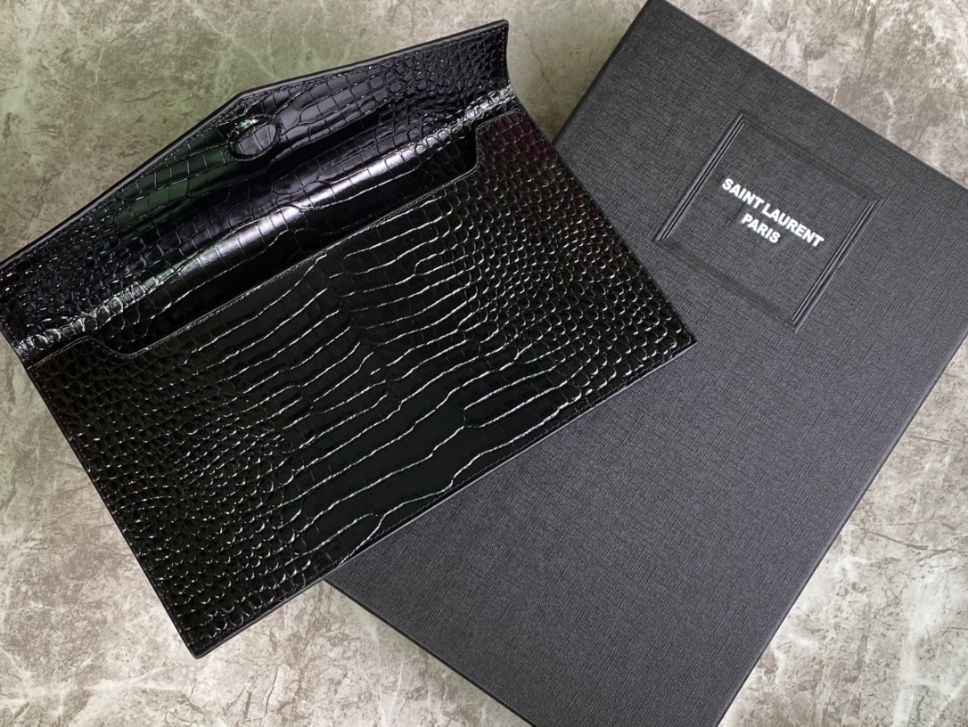 YSL Uptown