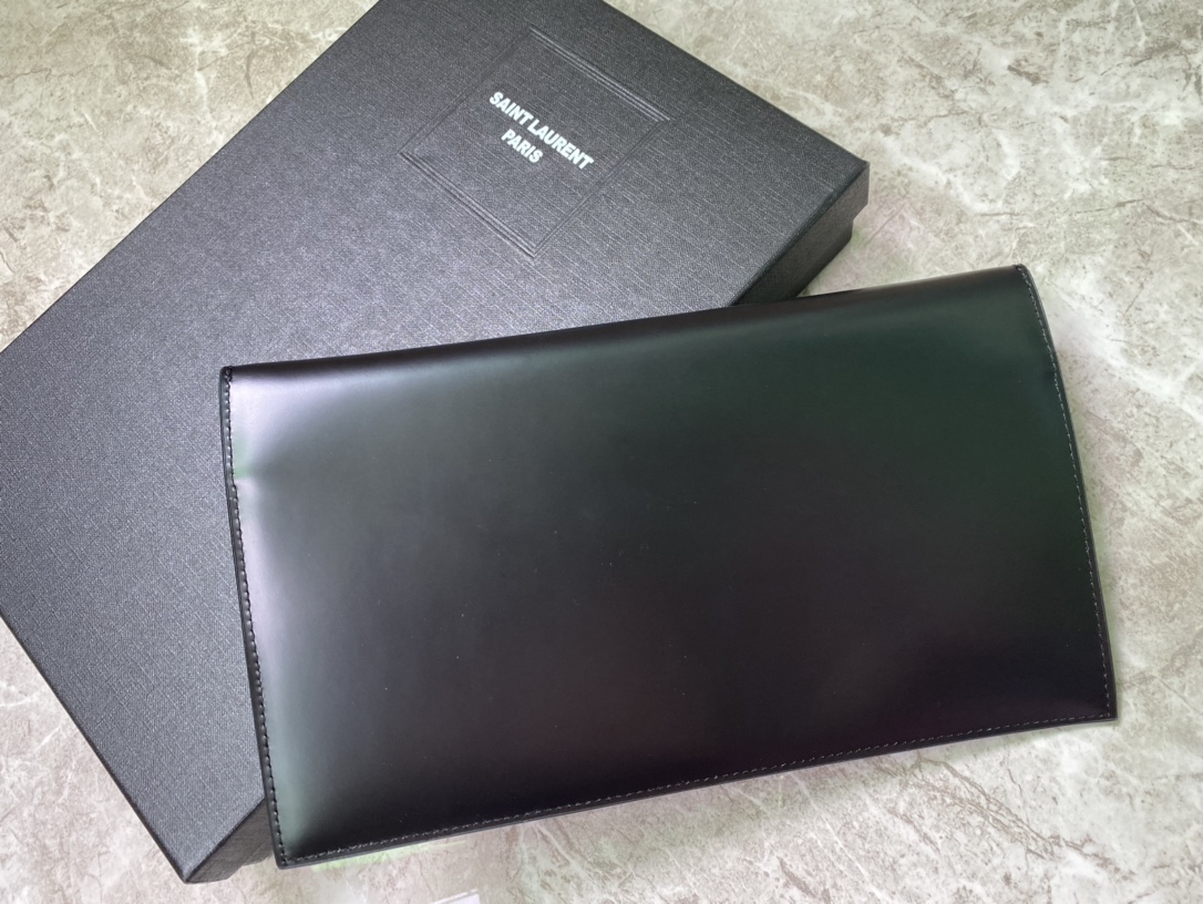 YSL Uptown