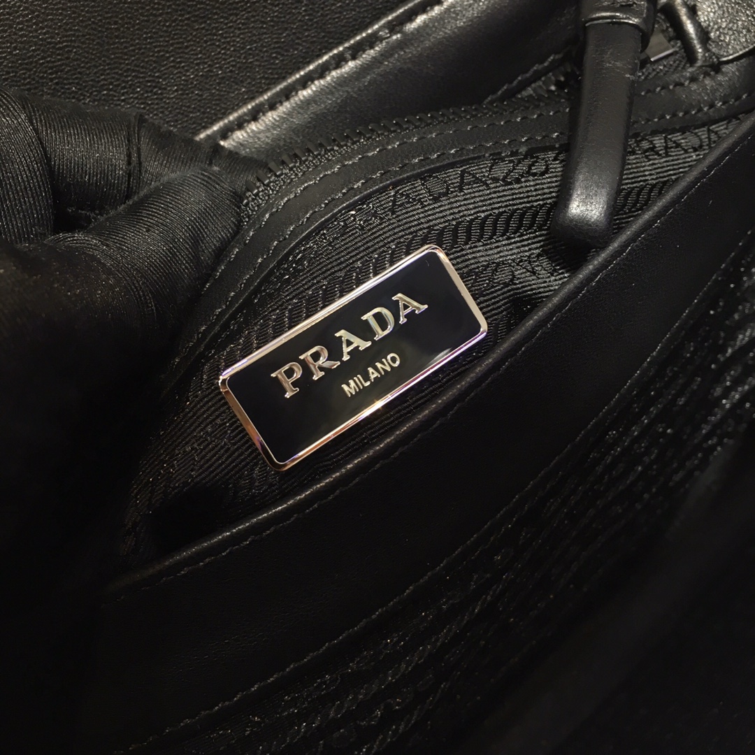 Pra*a large nappa leather Pra*a spectrum bag