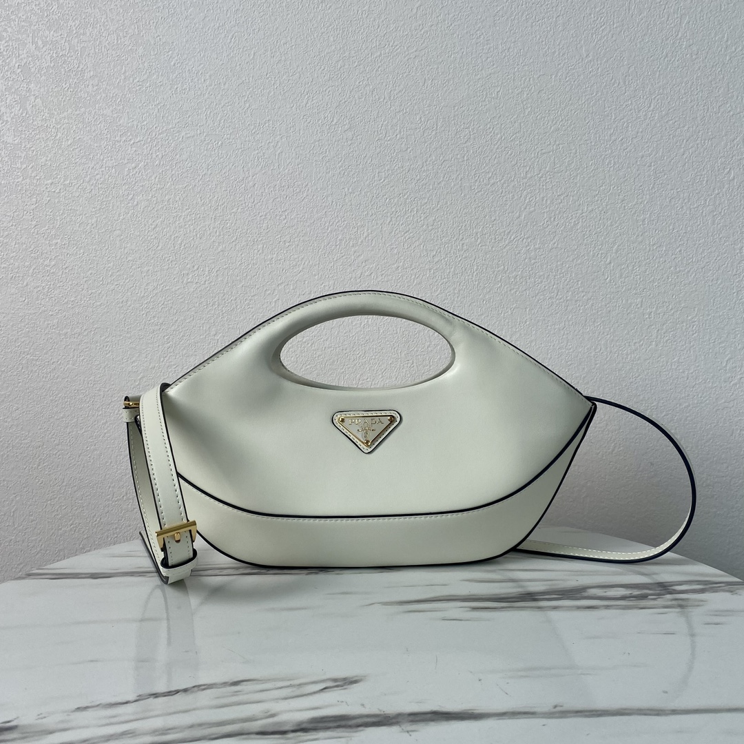 Pra*a medium leather handbag