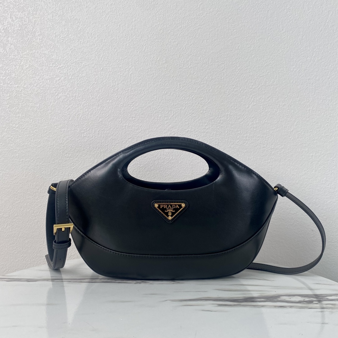 Pra*a black medium leather handbag
