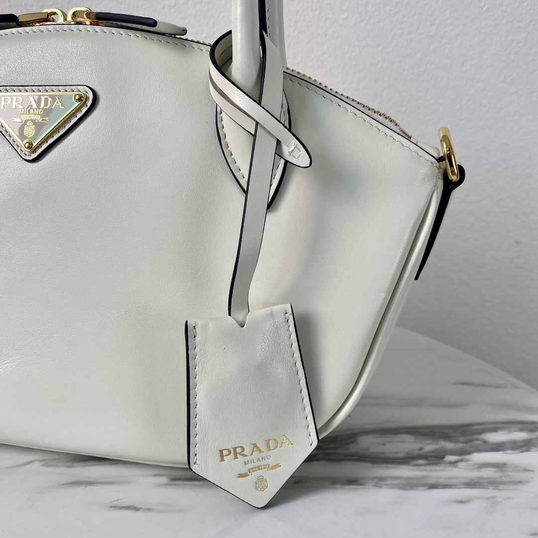 Pra*a black small leather handbag