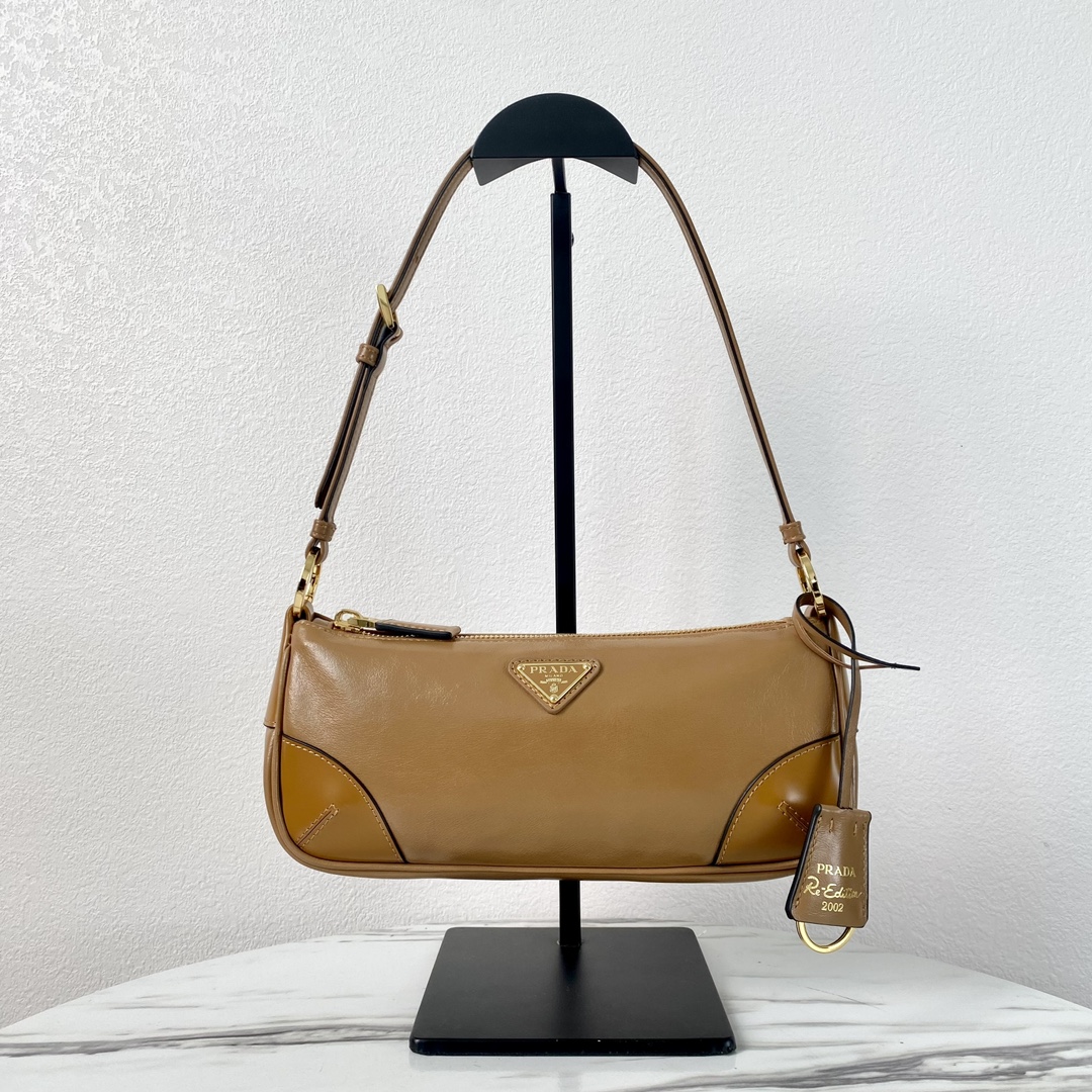 Pra*a re-edition 2002 small leather shoulder bag