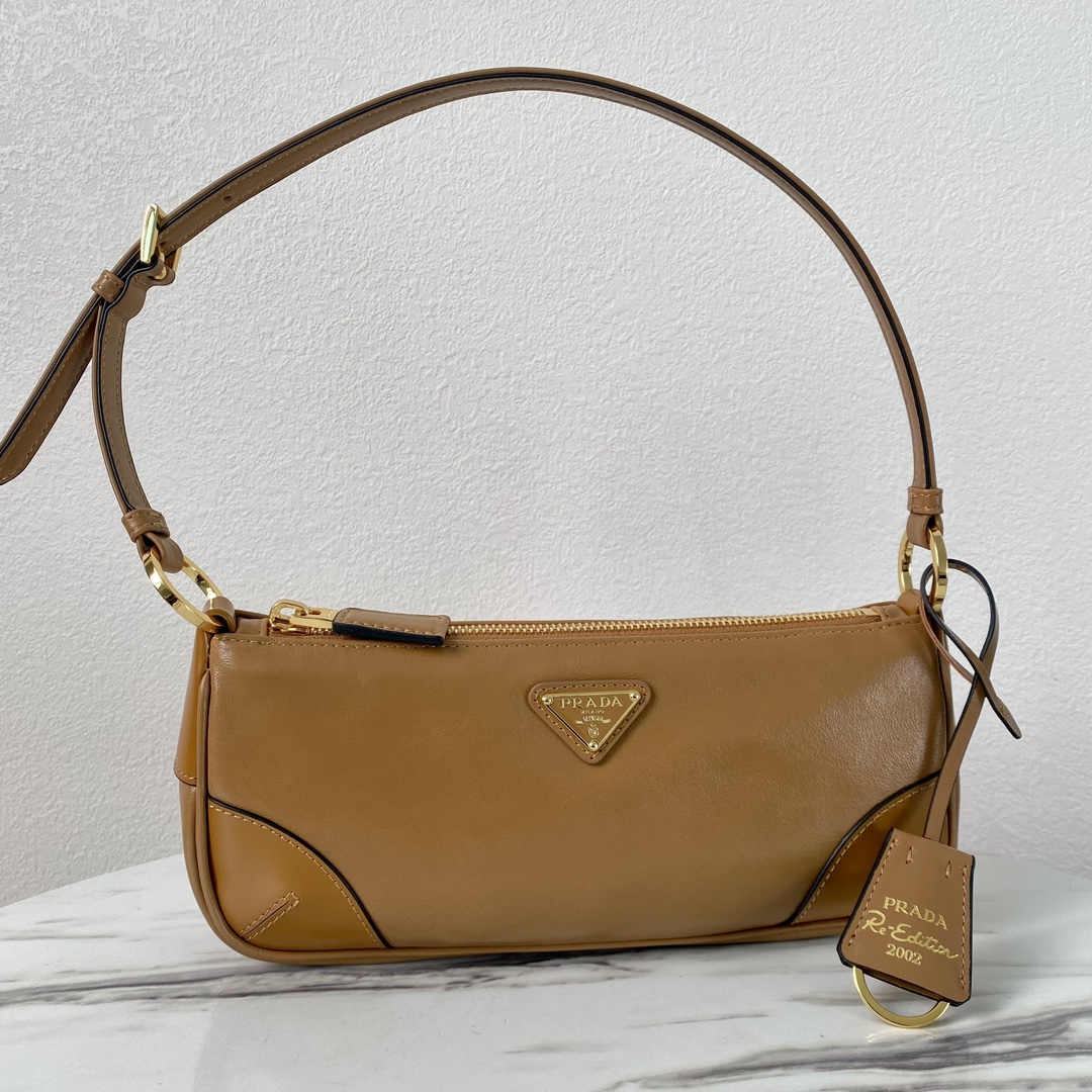 Pra*a re-edition 2002 small leather shoulder bag