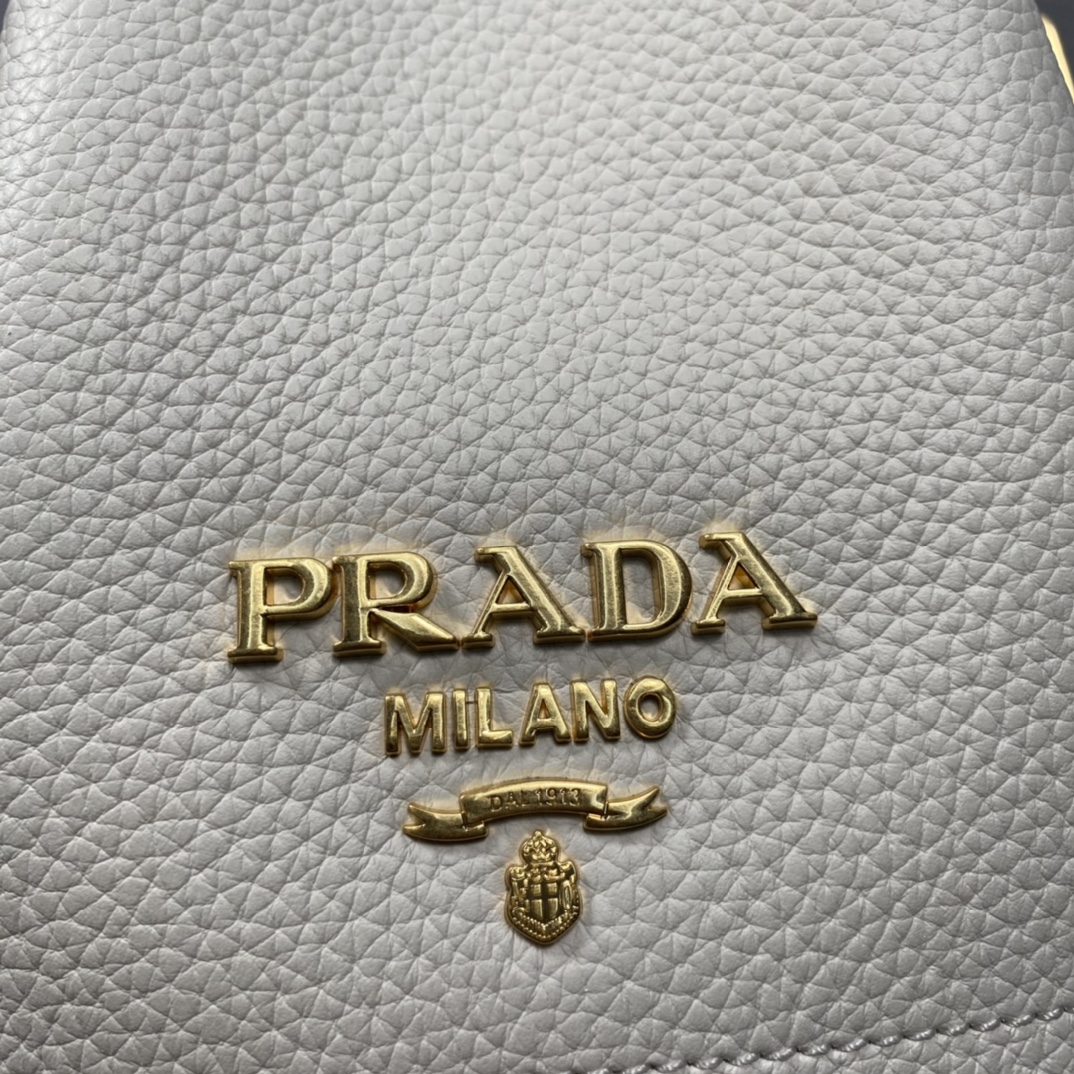 Pra*a leather bucket bag