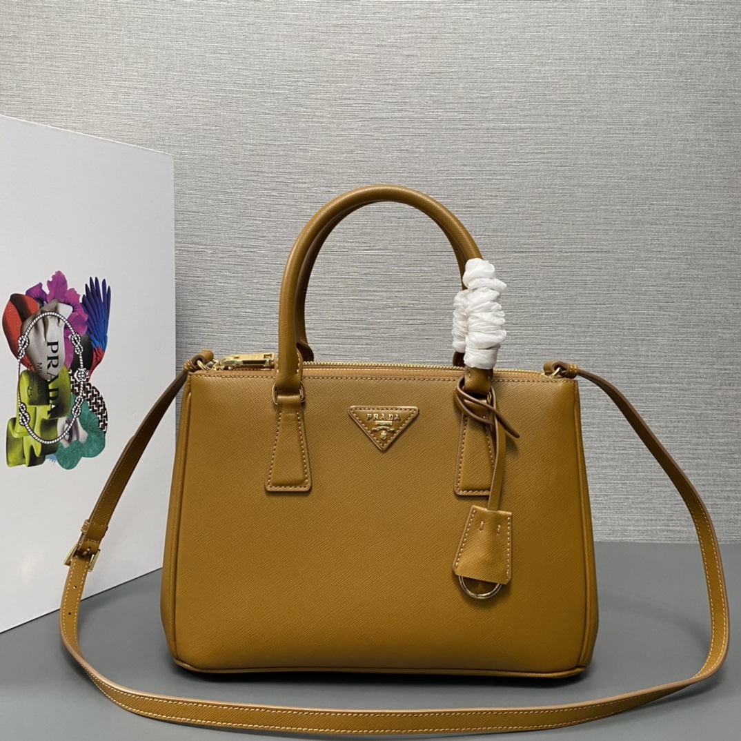 medium Pra*a galleria saffiano leather bag
