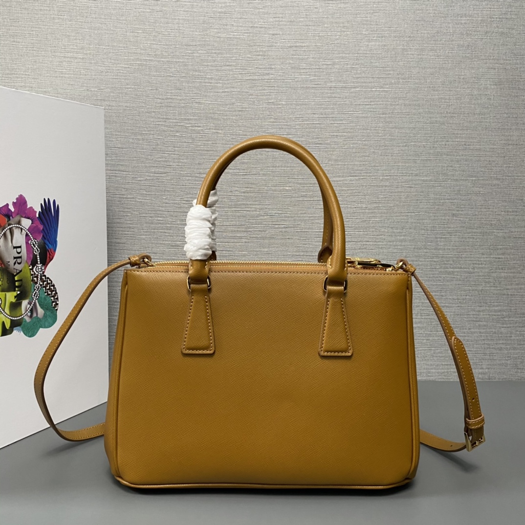 medium Pra*a galleria saffiano leather bag