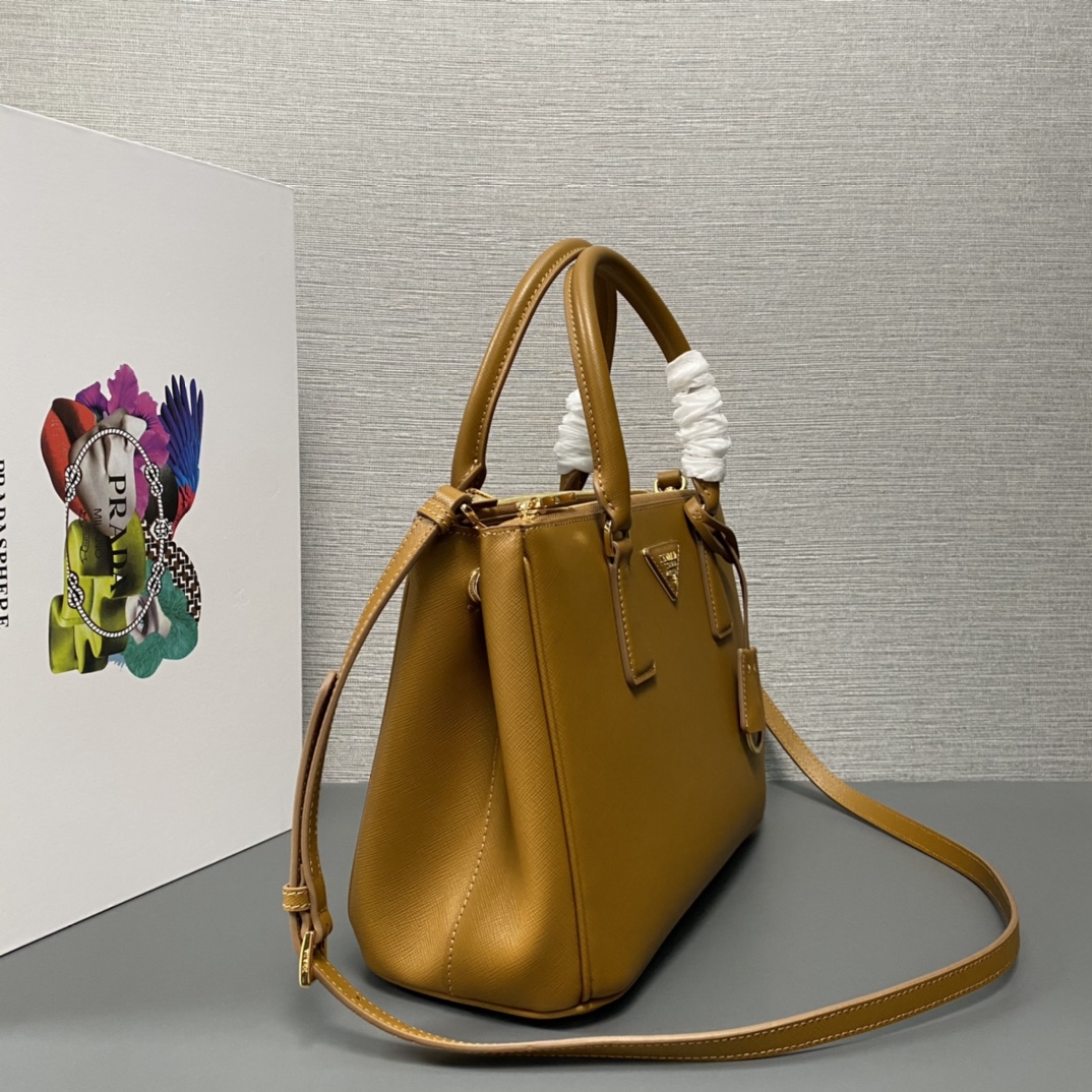 medium Pra*a galleria saffiano leather bag