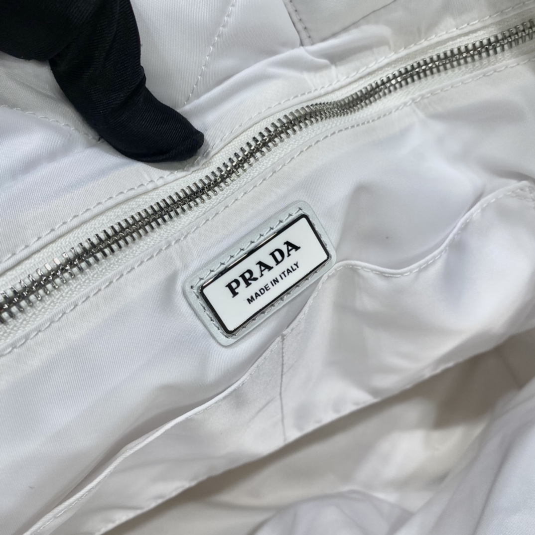 Pra*a black padded nappa tote bag