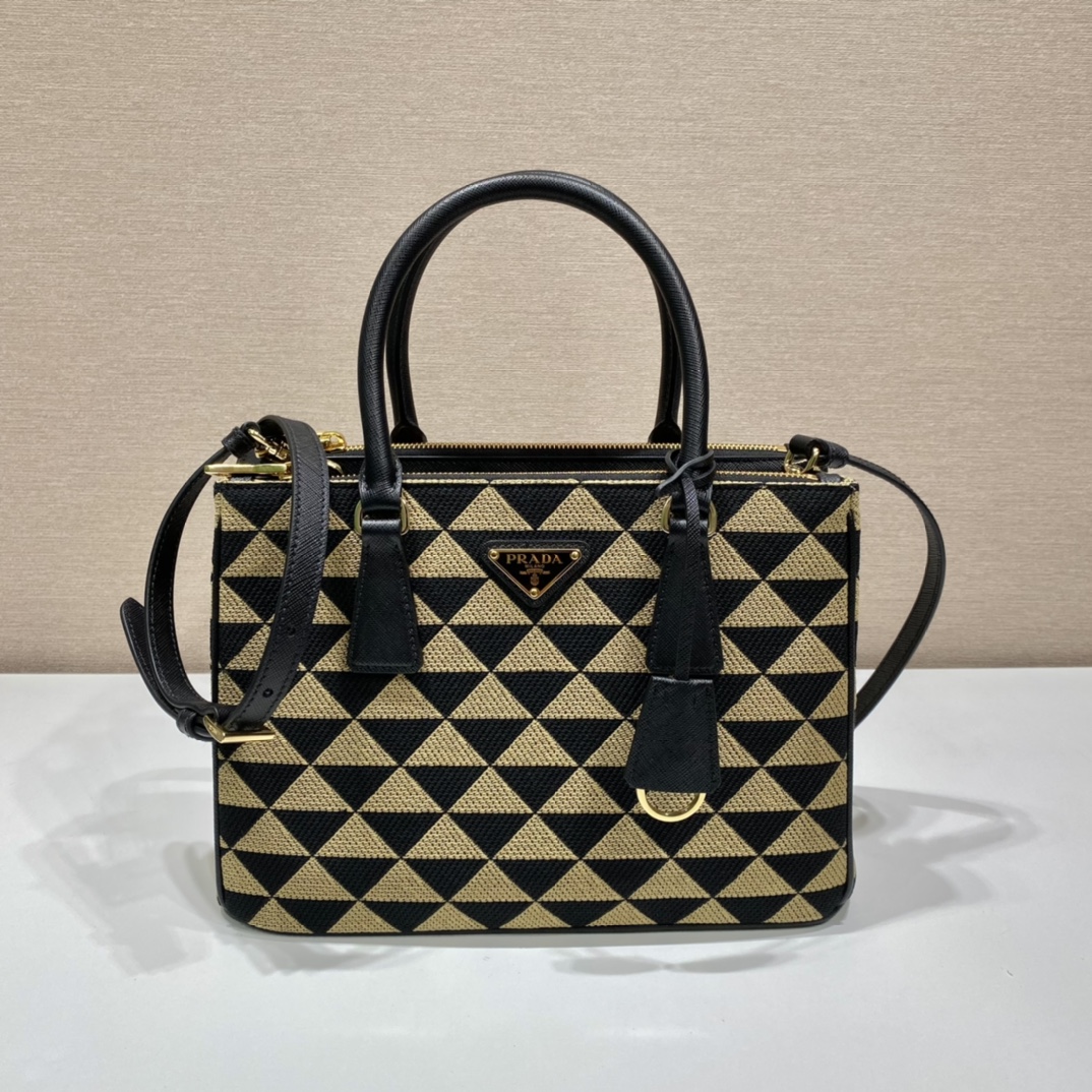 medium Pra*a galleria saffiano leather bag