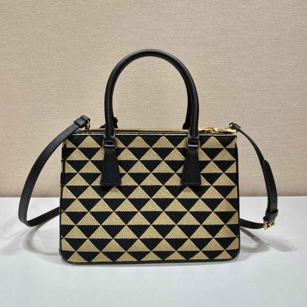 medium Pra*a galleria saffiano leather bag