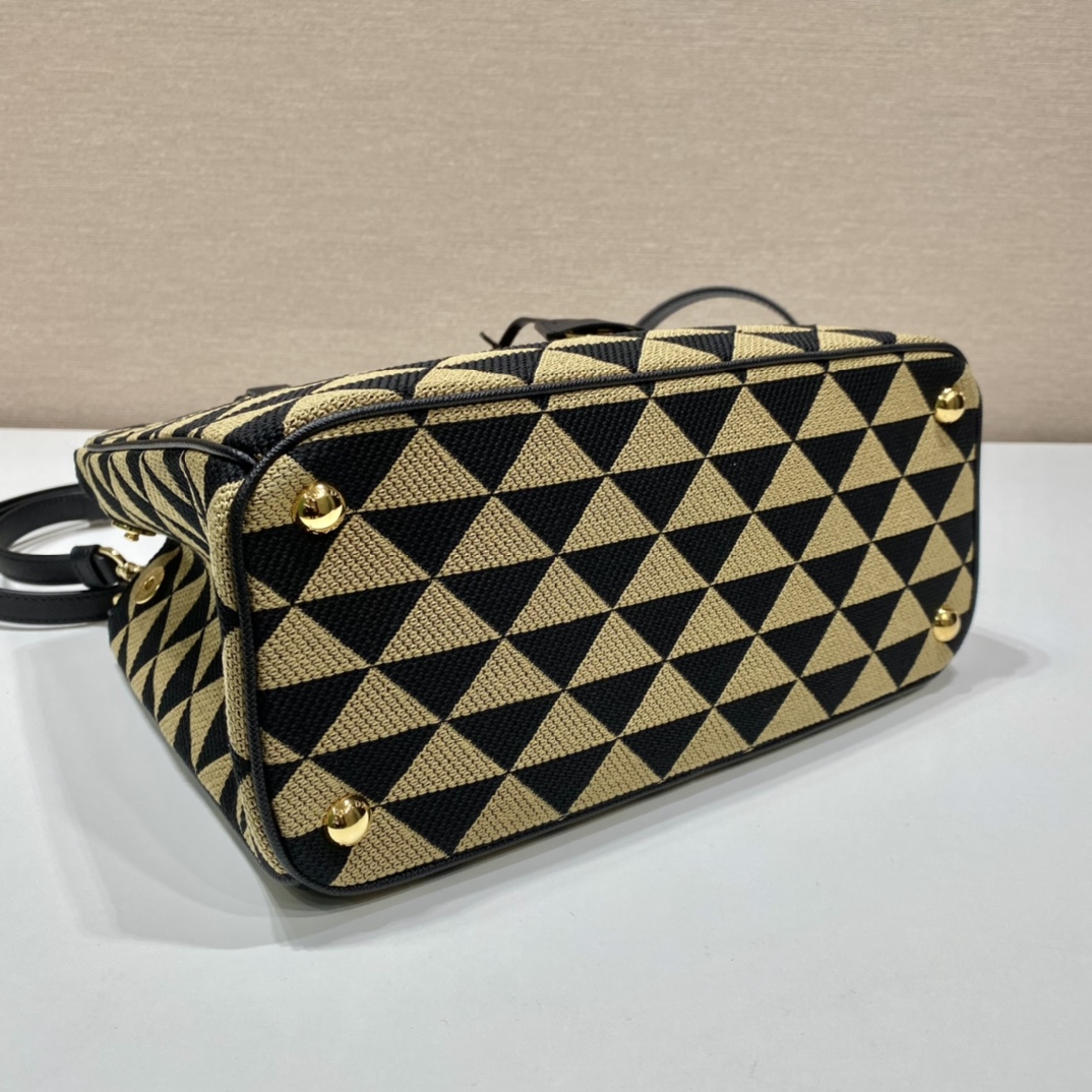 medium Pra*a galleria saffiano leather bag
