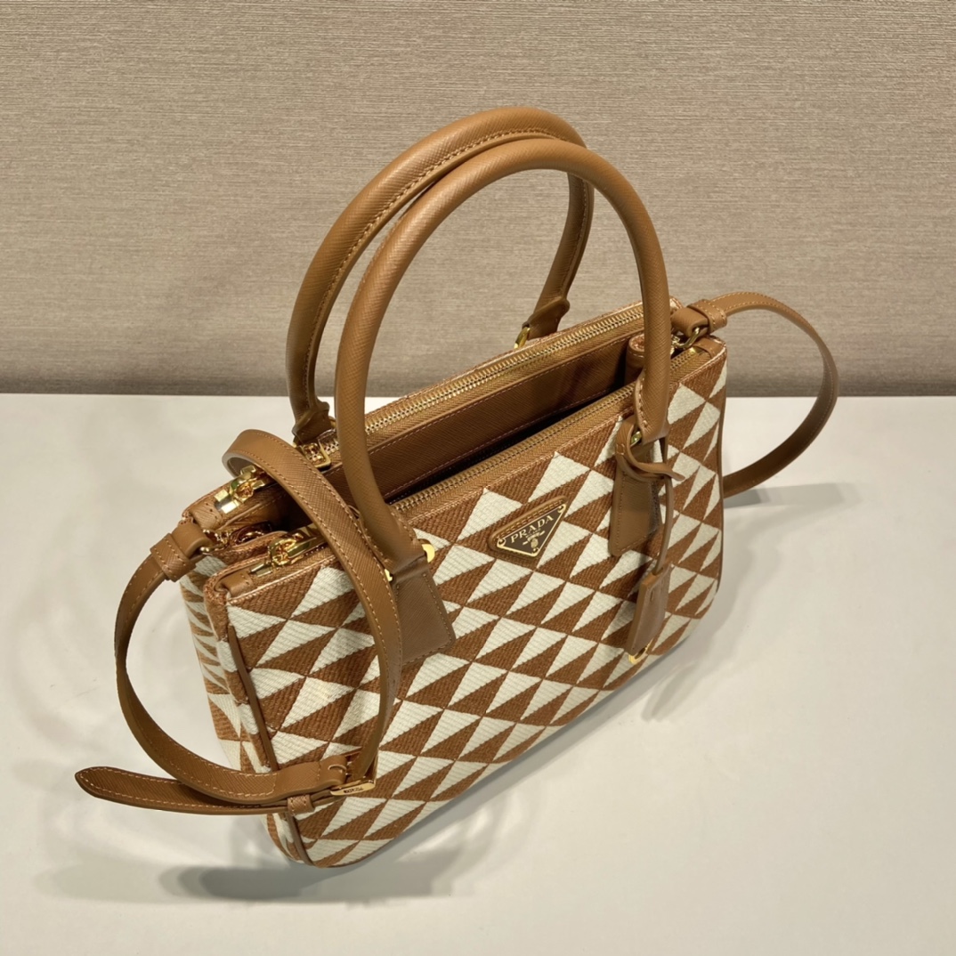 medium Pra*a galleria saffiano leather bag