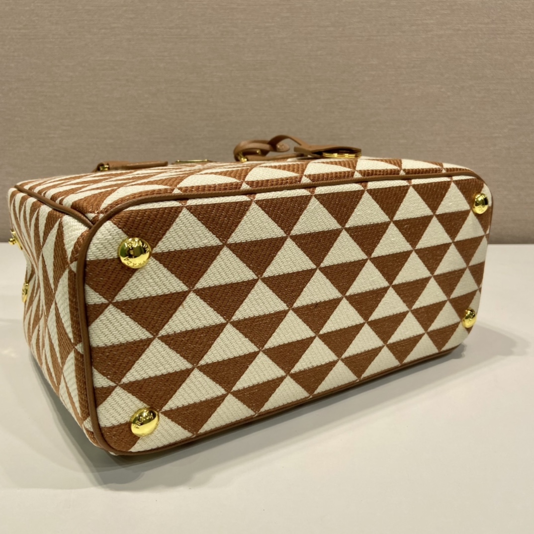 medium Pra*a galleria saffiano leather bag