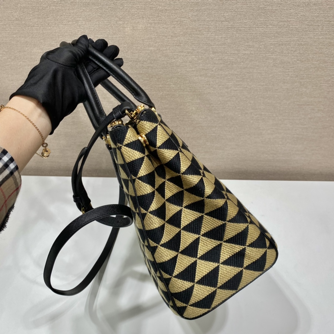 large Pra*a galleria saffiano leather bag