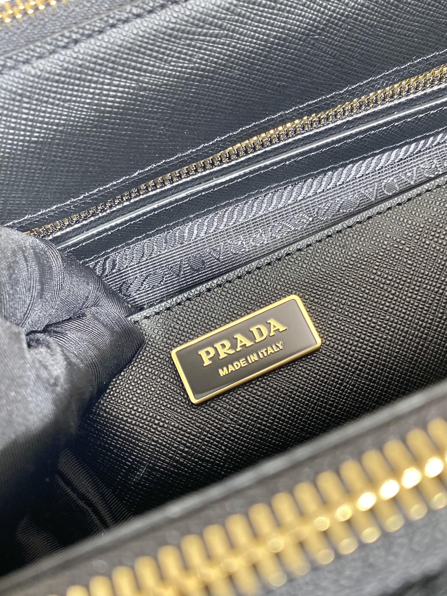 large Pra*a galleria saffiano leather bag