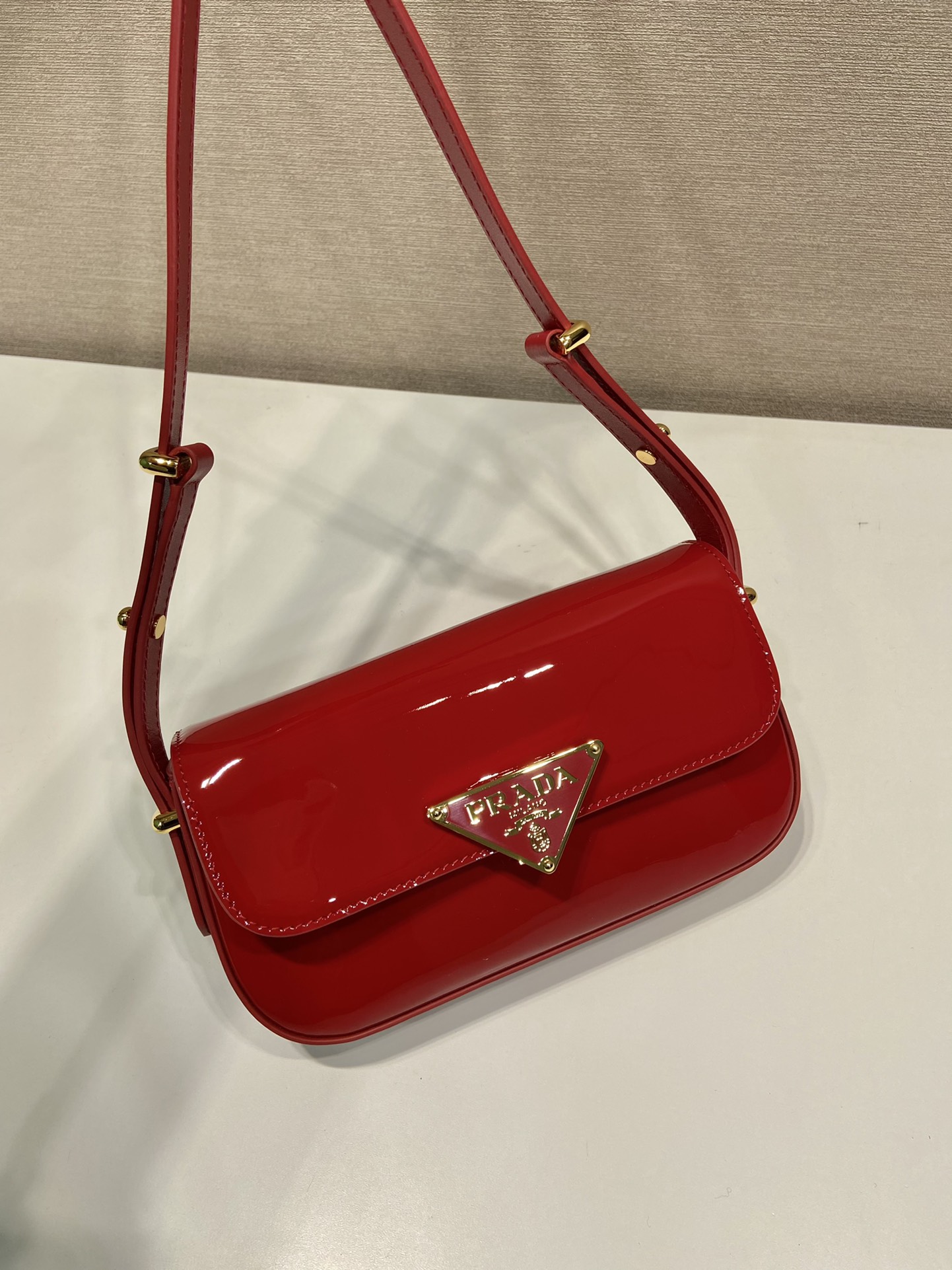 Pra*a leather shoulder bag
