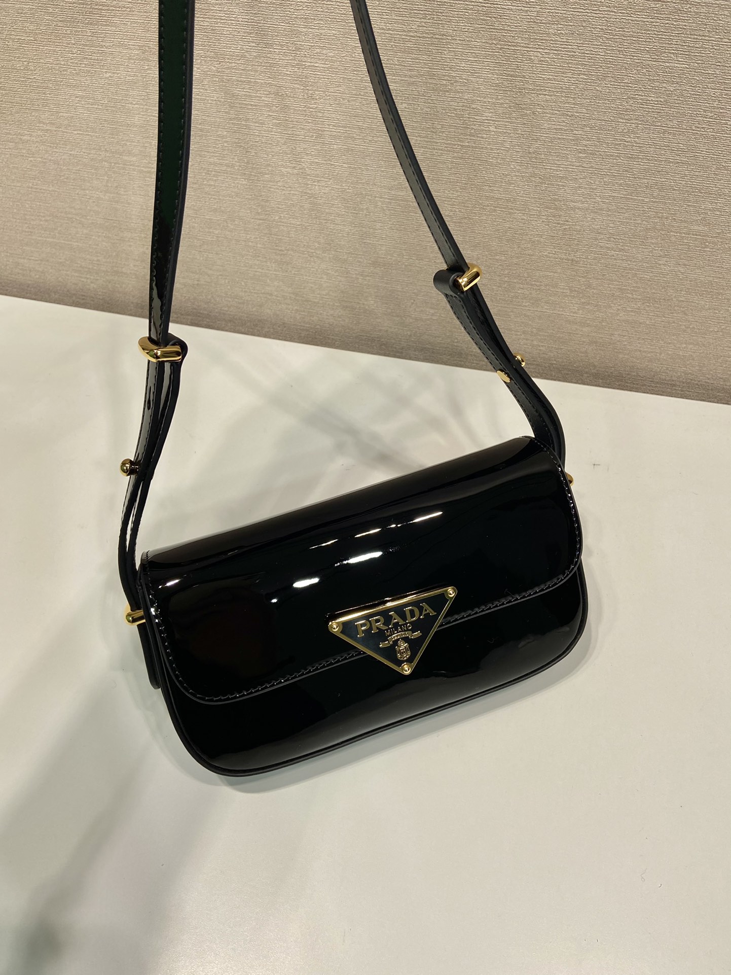 Pra*a leather shoulder bag