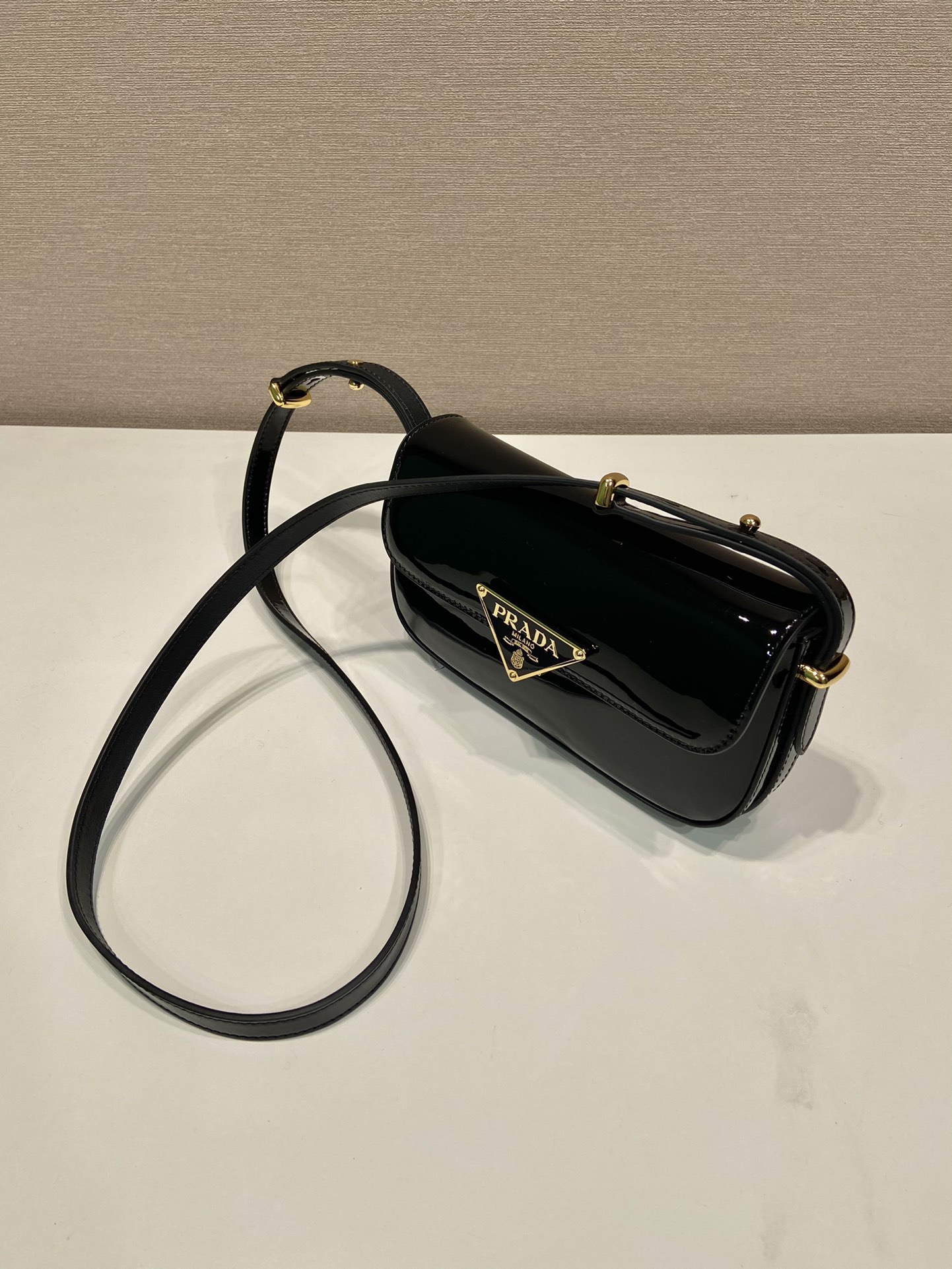 Pra*a leather shoulder bag
