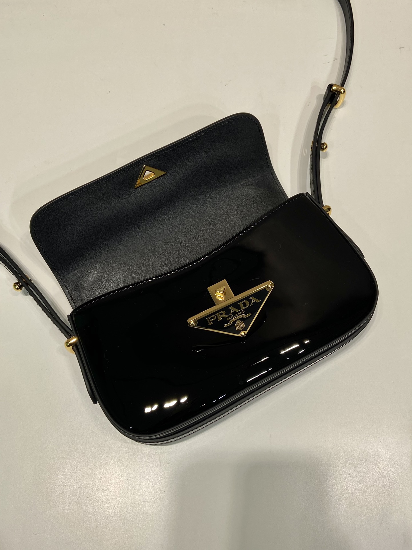 Pra*a leather shoulder bag