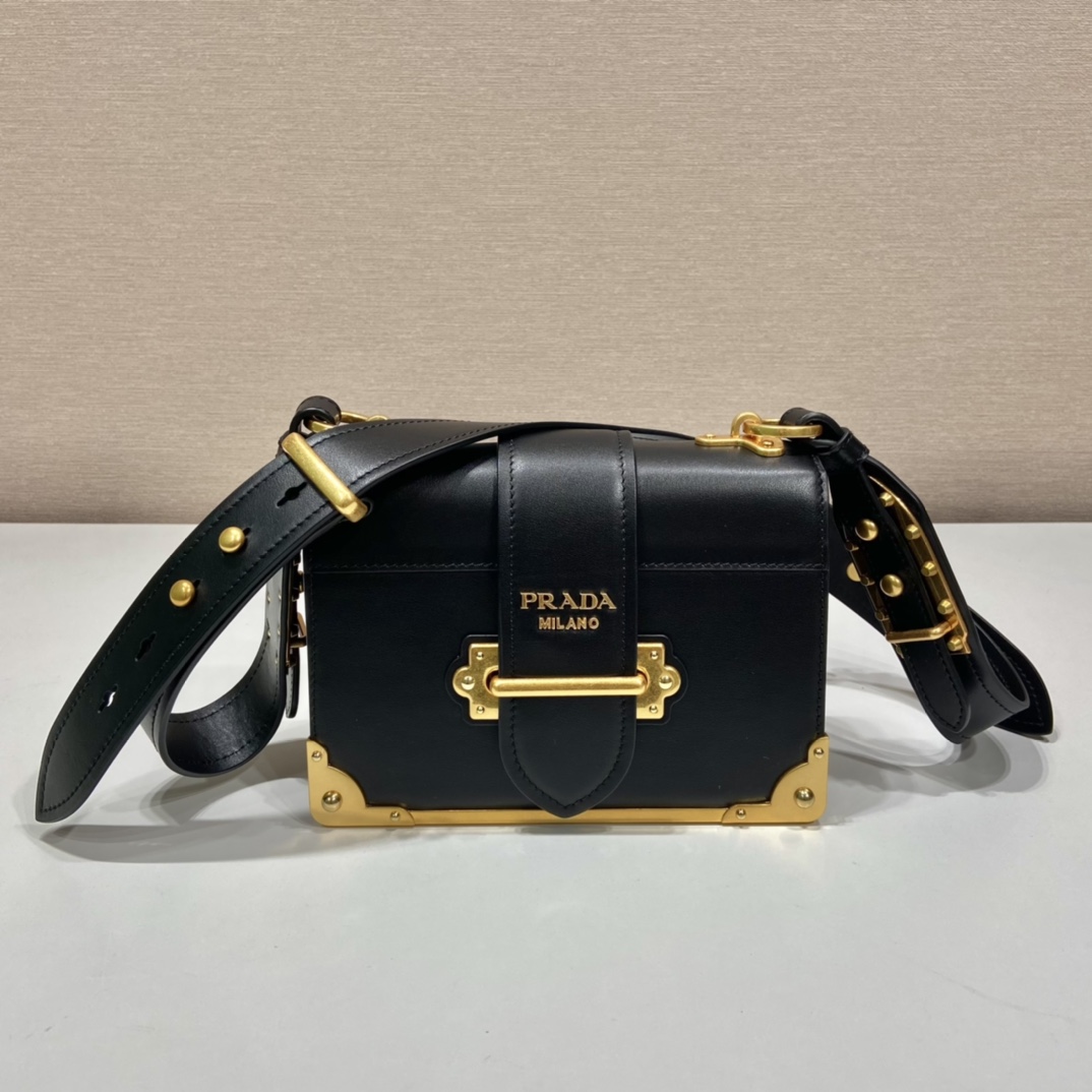 Pra*a cahier leather bag