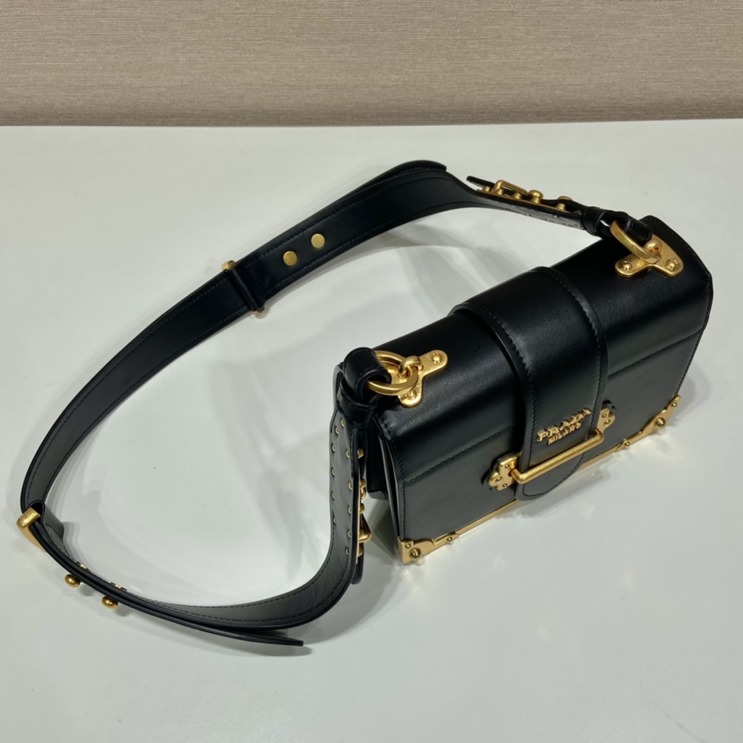 Pra*a cahier leather bag