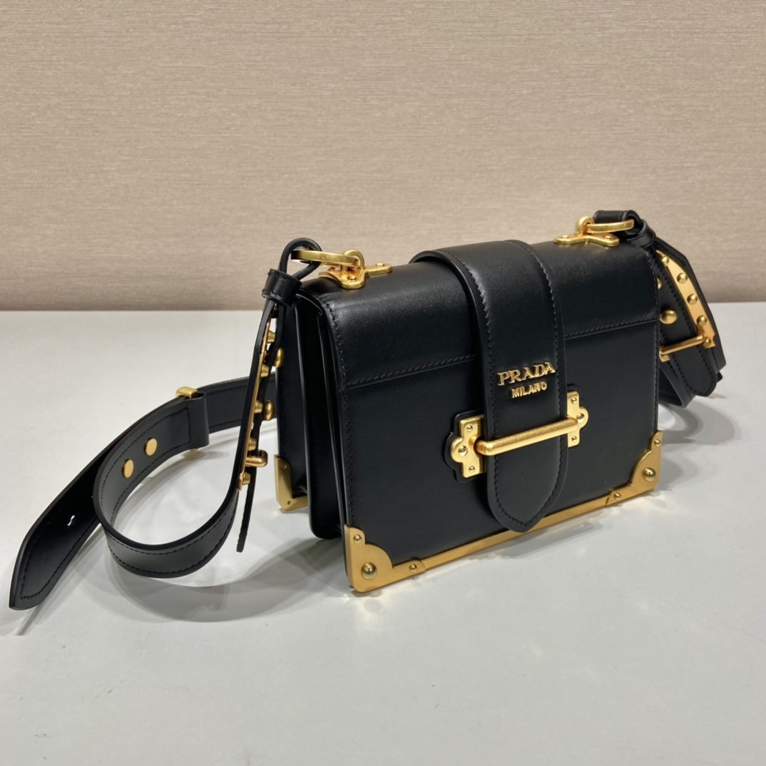 Pra*a cahier leather bag