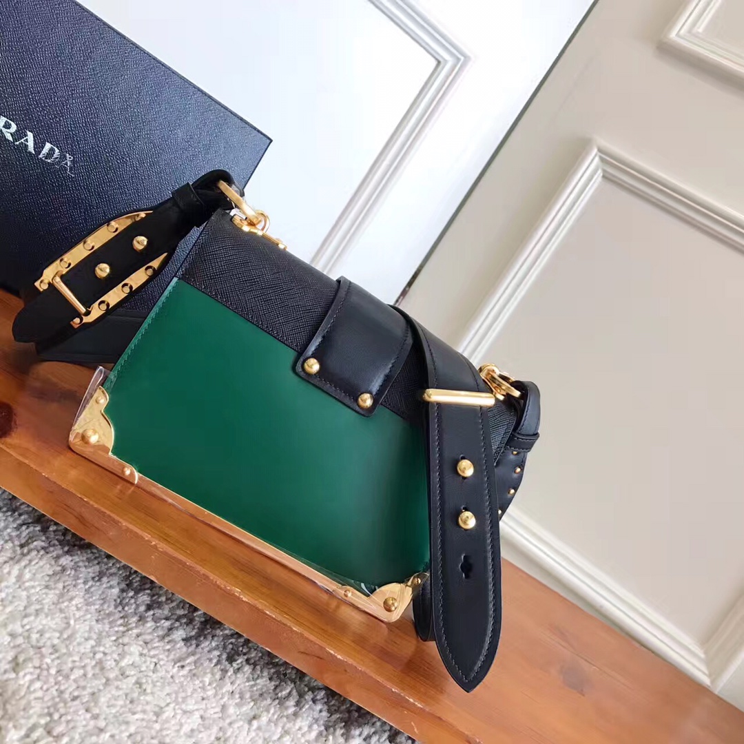 Pra*a cahier leather bag