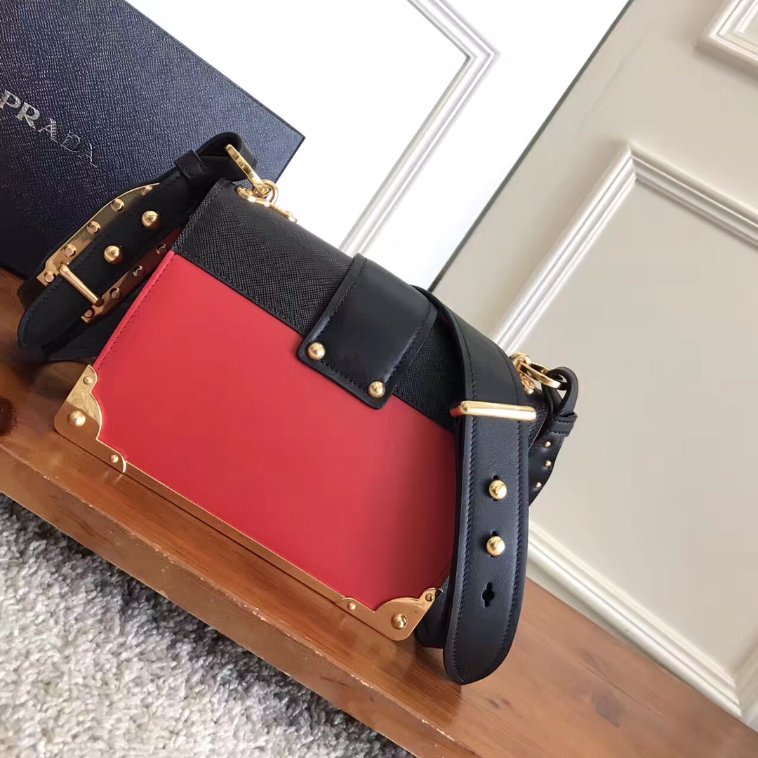 Pra*a cahier leather bag