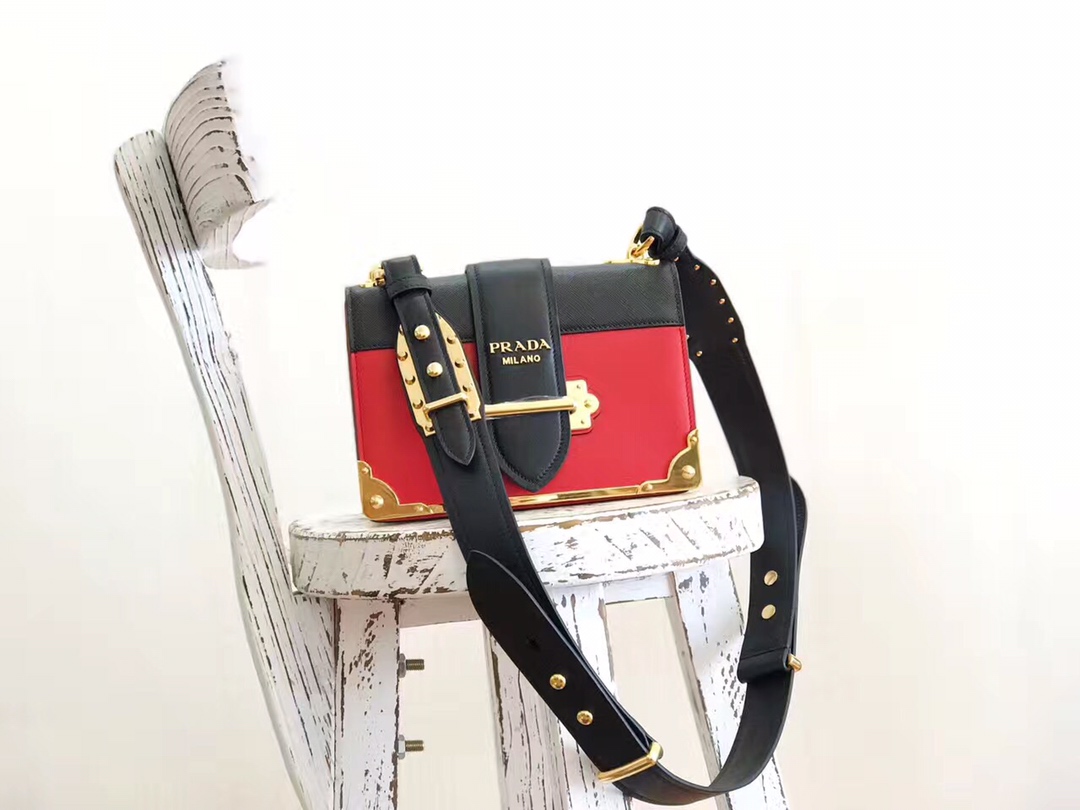 Pra*a cahier leather bag