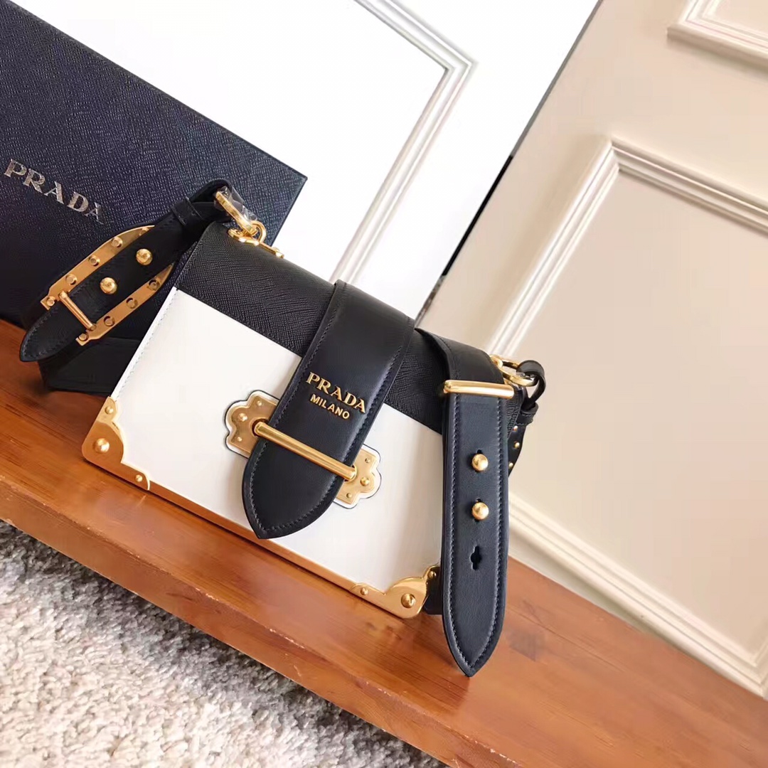 Pra*a cahier leather bag
