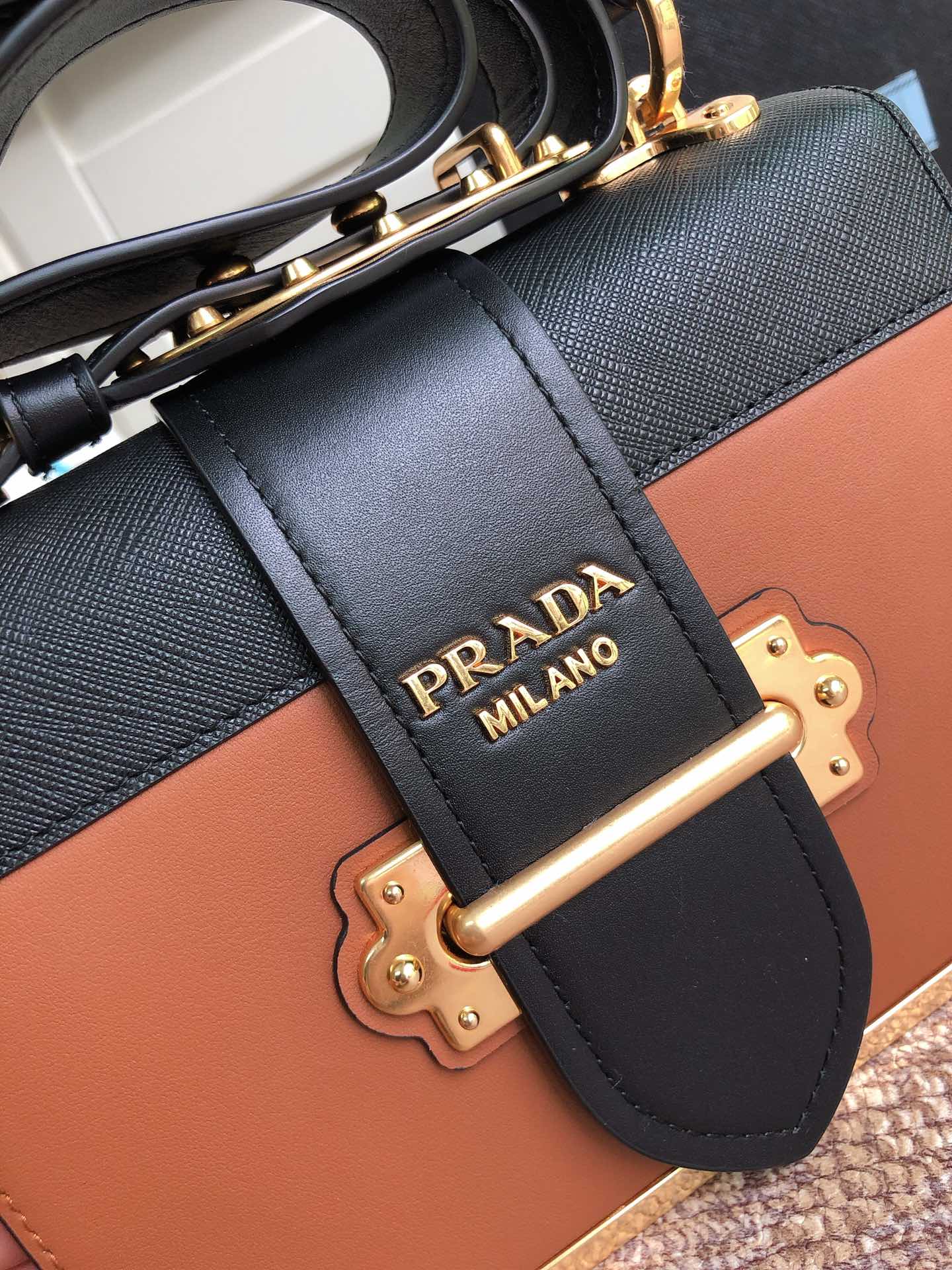 Pra*a cahier leather bag