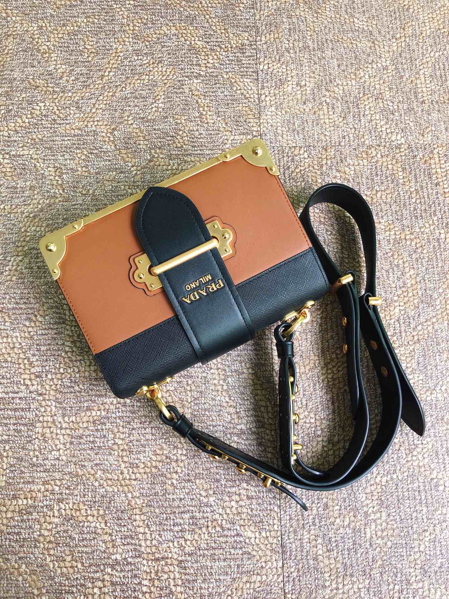 Pra*a cahier leather bag