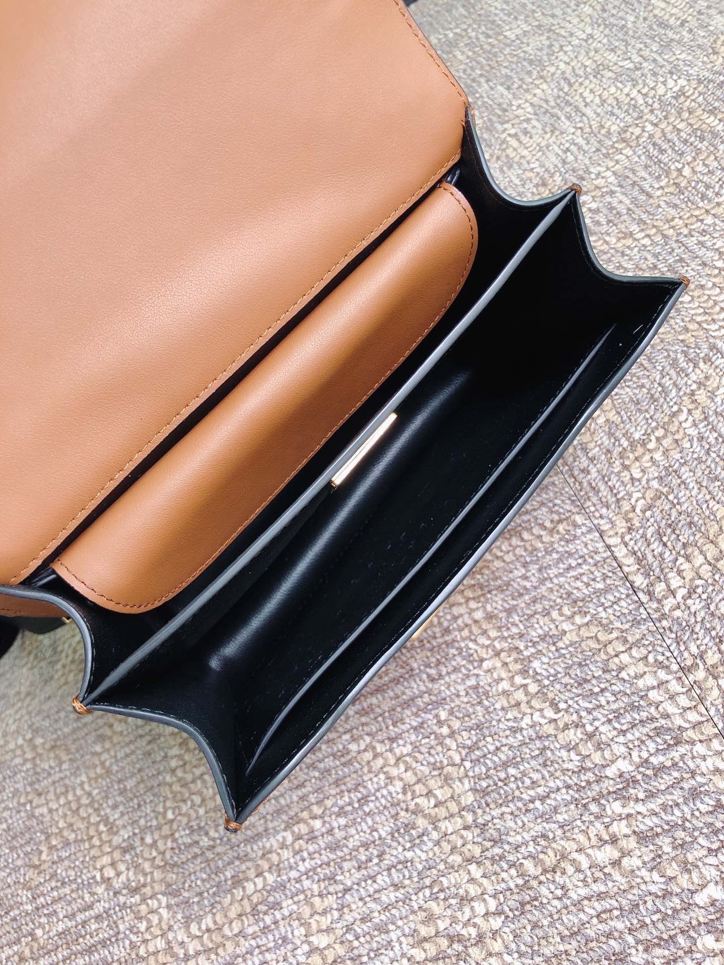 Pra*a cahier leather bag