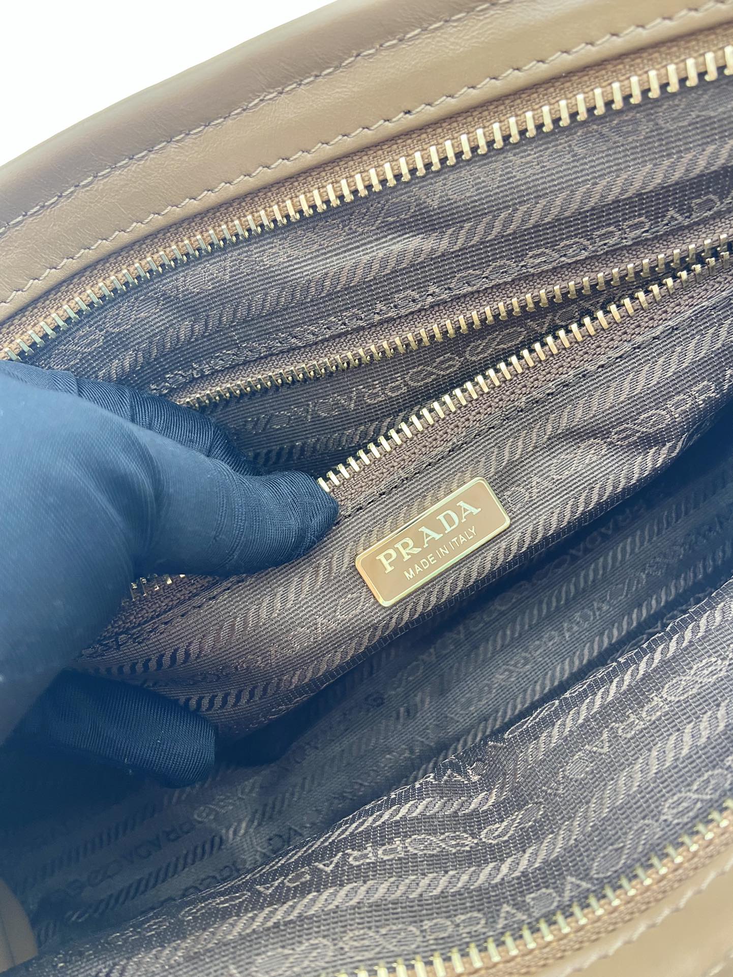 Pra*a lussolf medium leather handbag