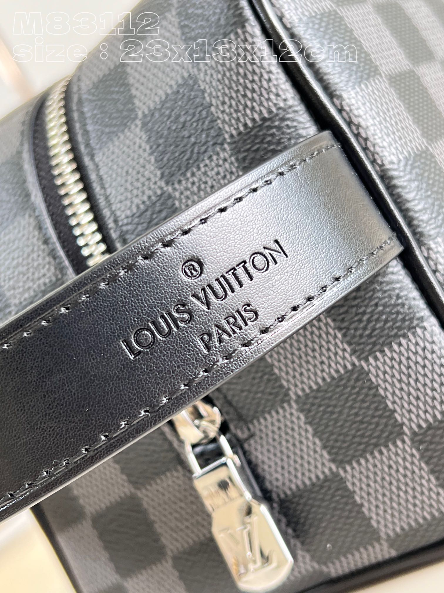 l**is V*t*n locker dopp kit