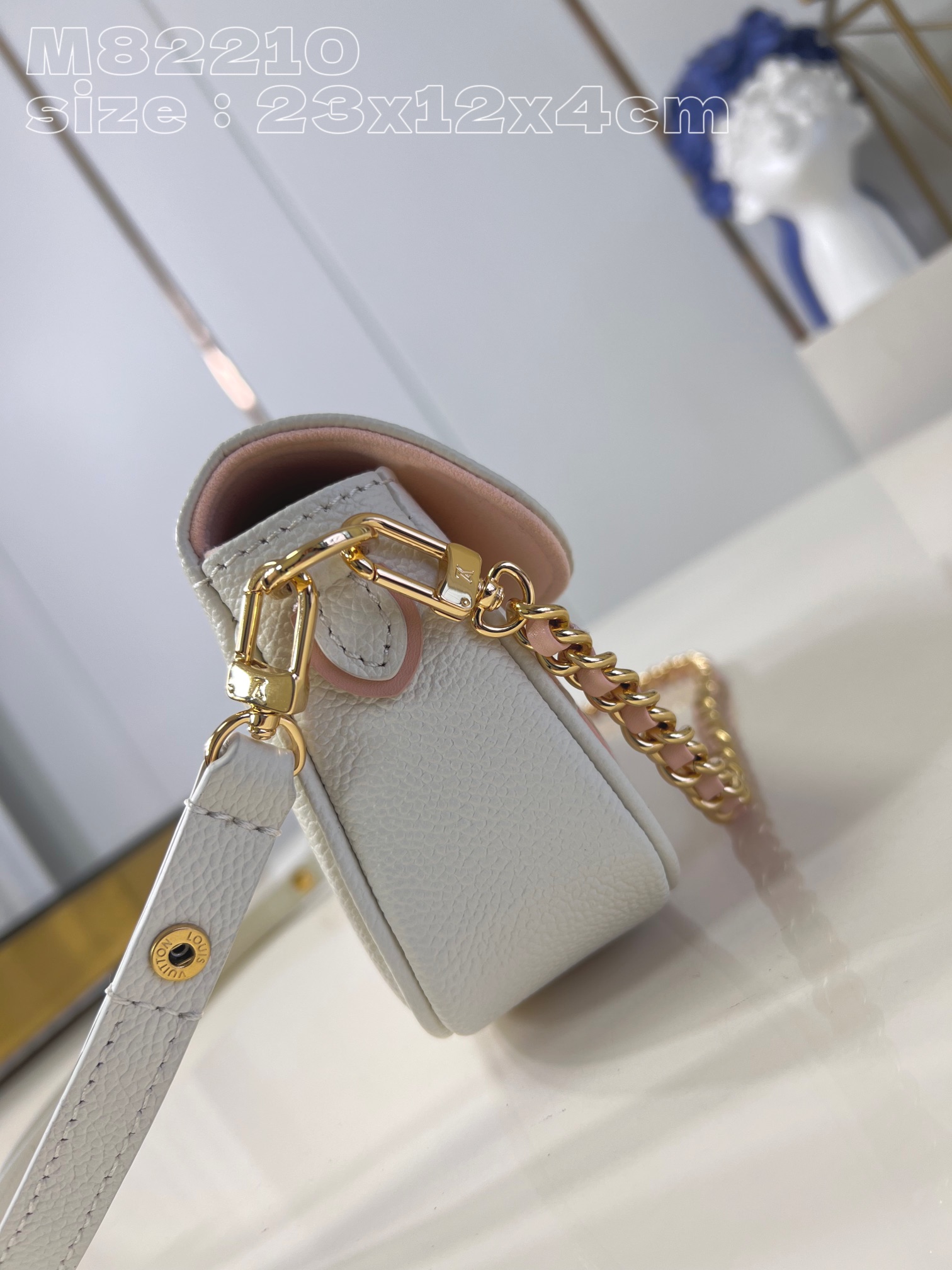 l**is V*t*n wallet on chain ivy