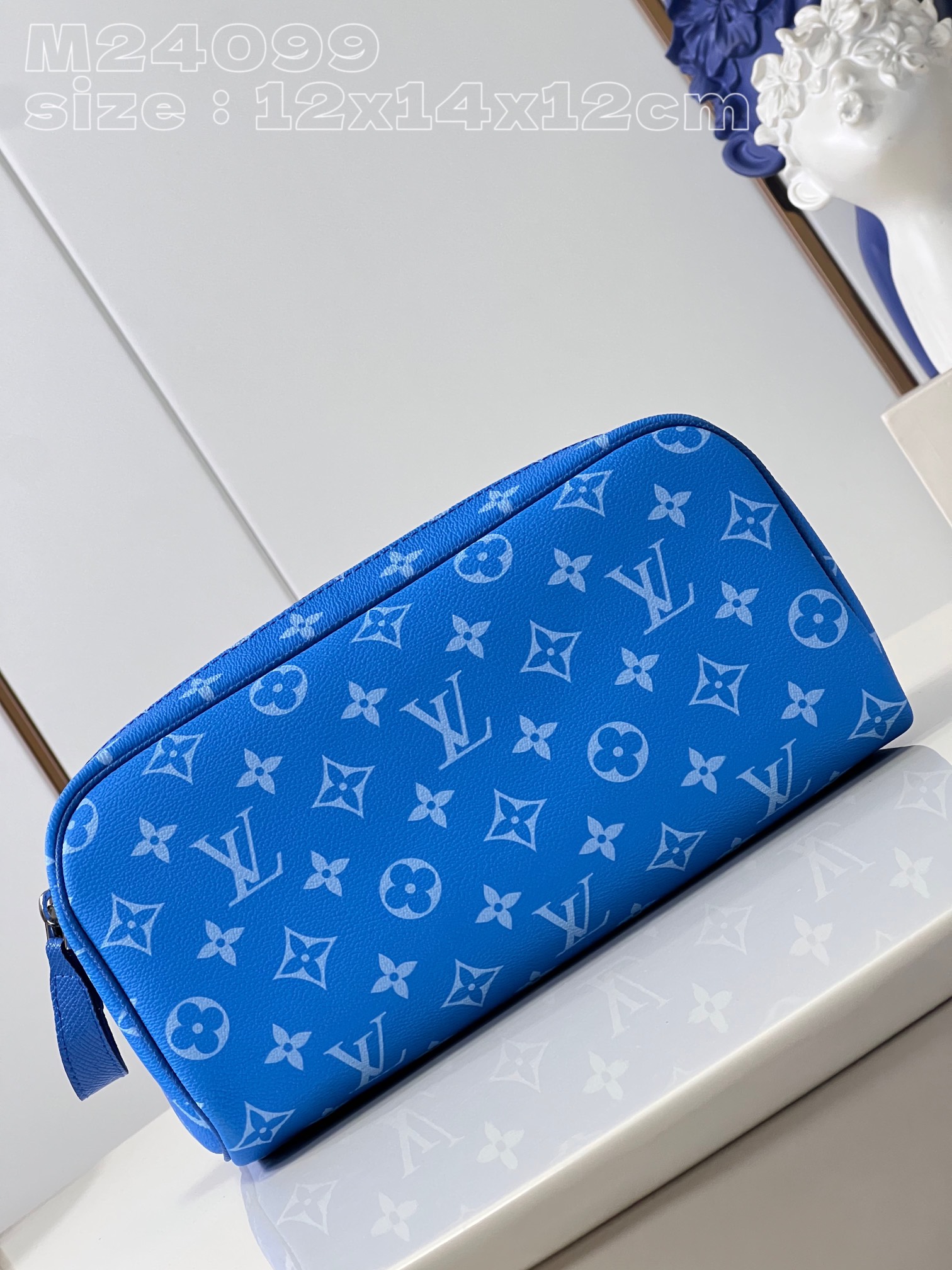 l**is V*t*n dopp kit