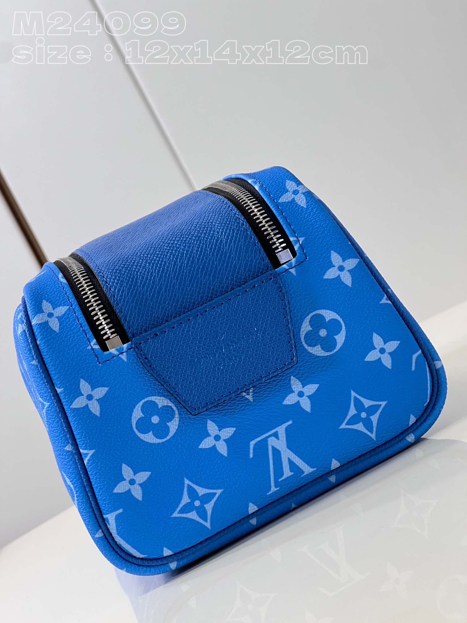 l**is V*t*n dopp kit