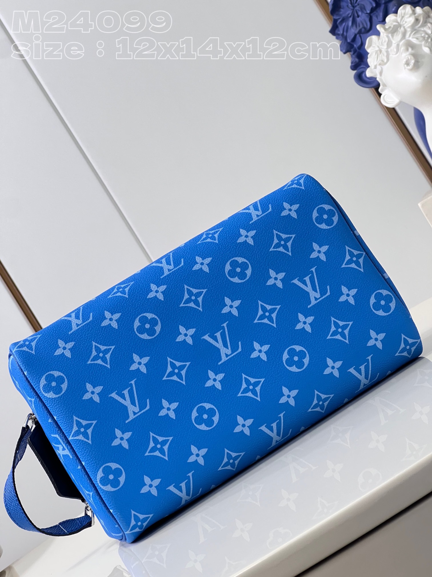 l**is V*t*n dopp kit