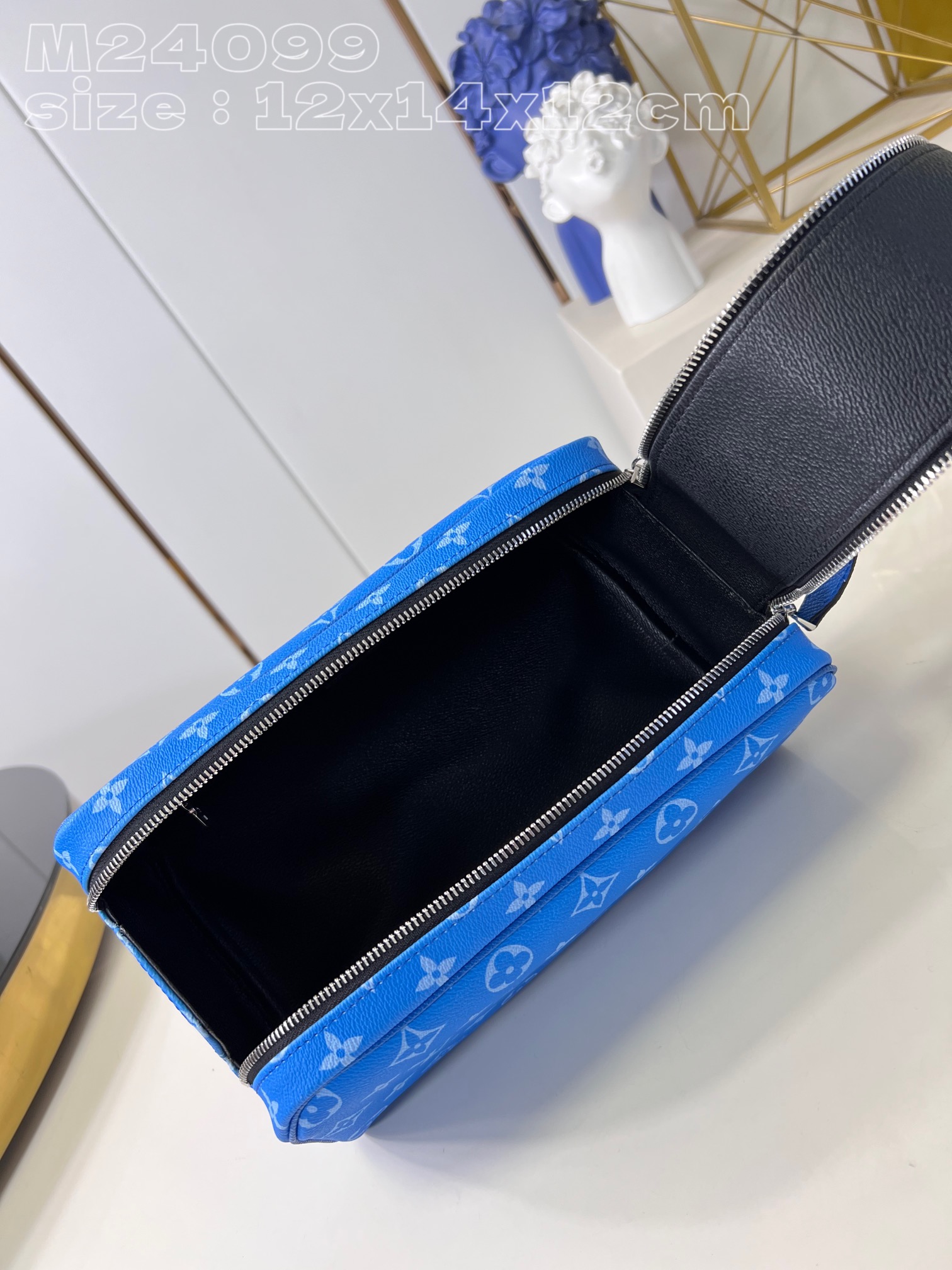 l**is V*t*n dopp kit