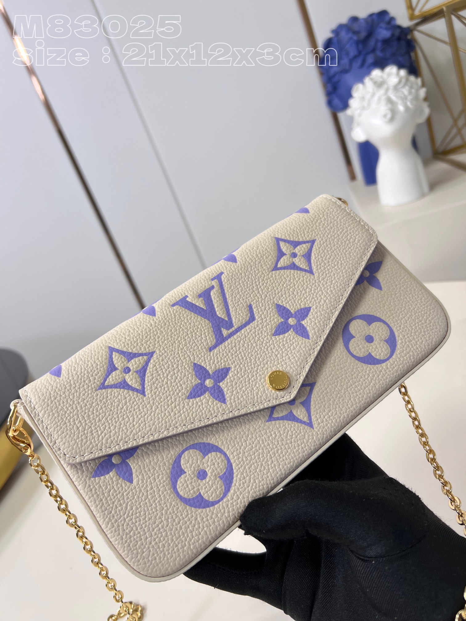 l**is V*t*n félicie pochette