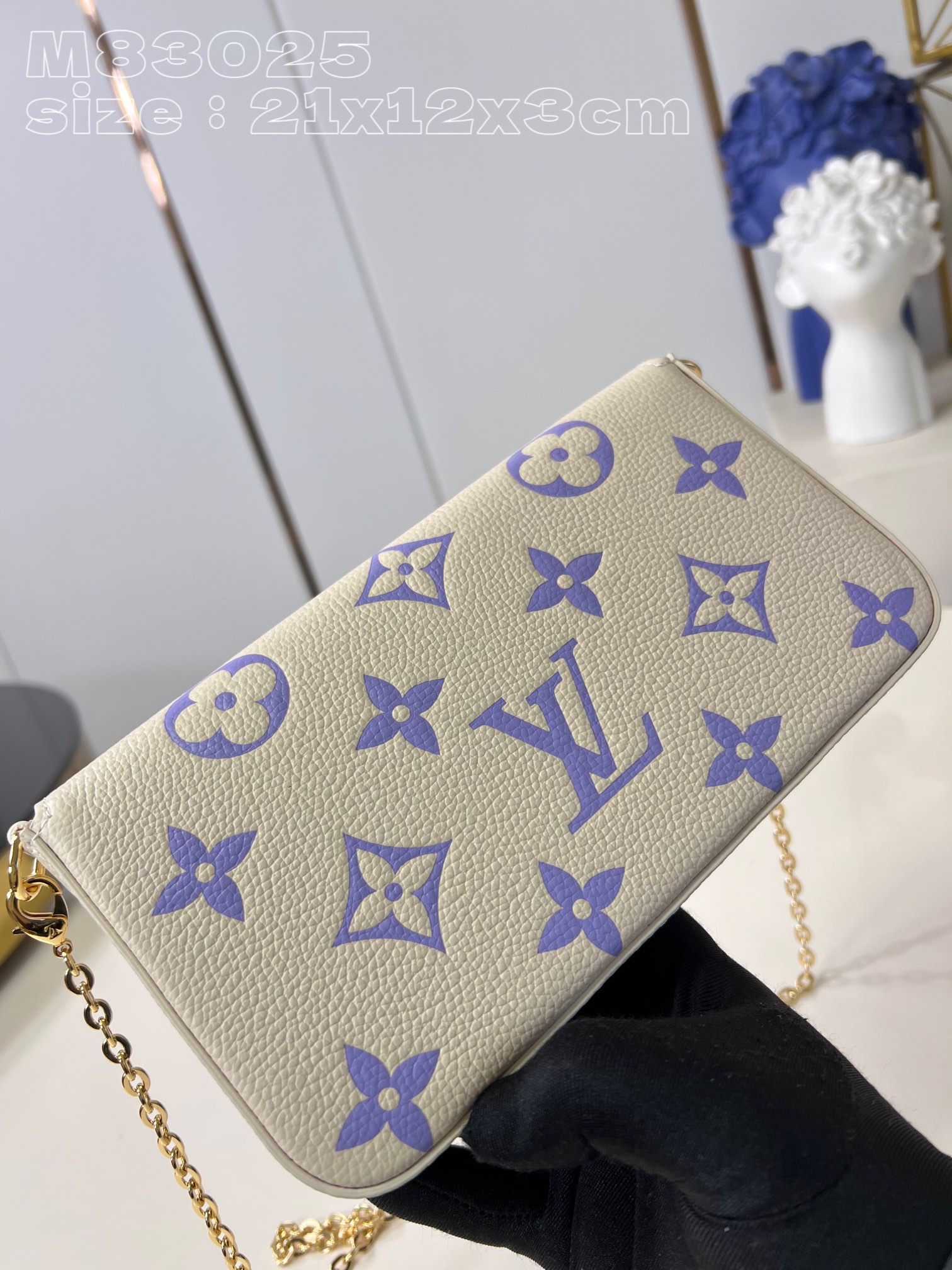 l**is V*t*n félicie pochette
