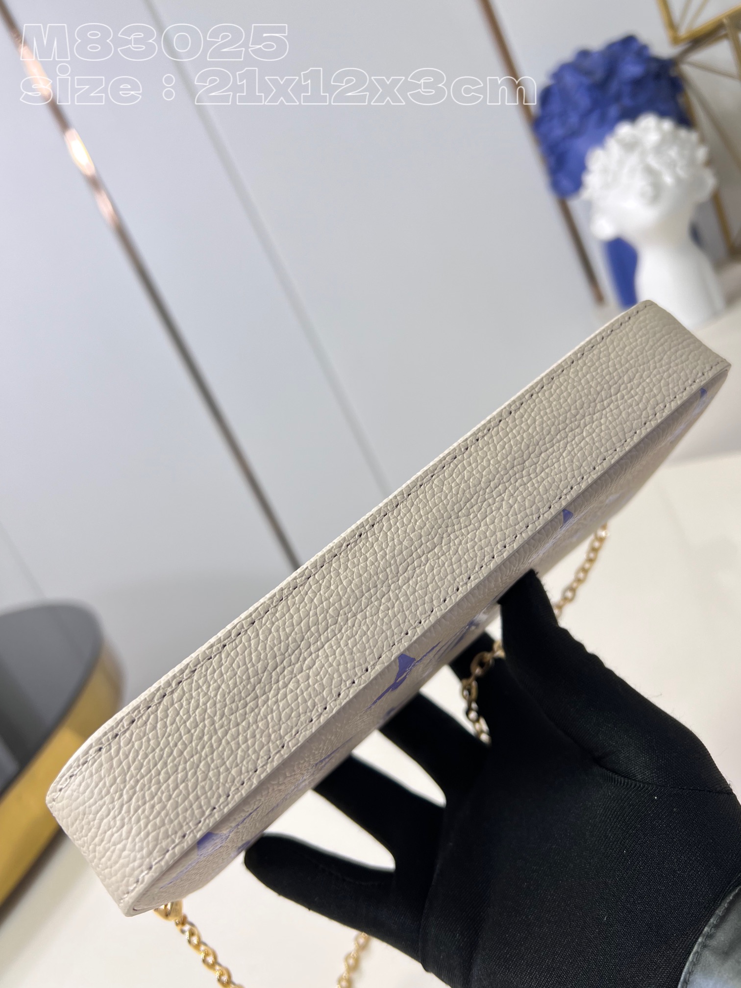 l**is V*t*n félicie pochette