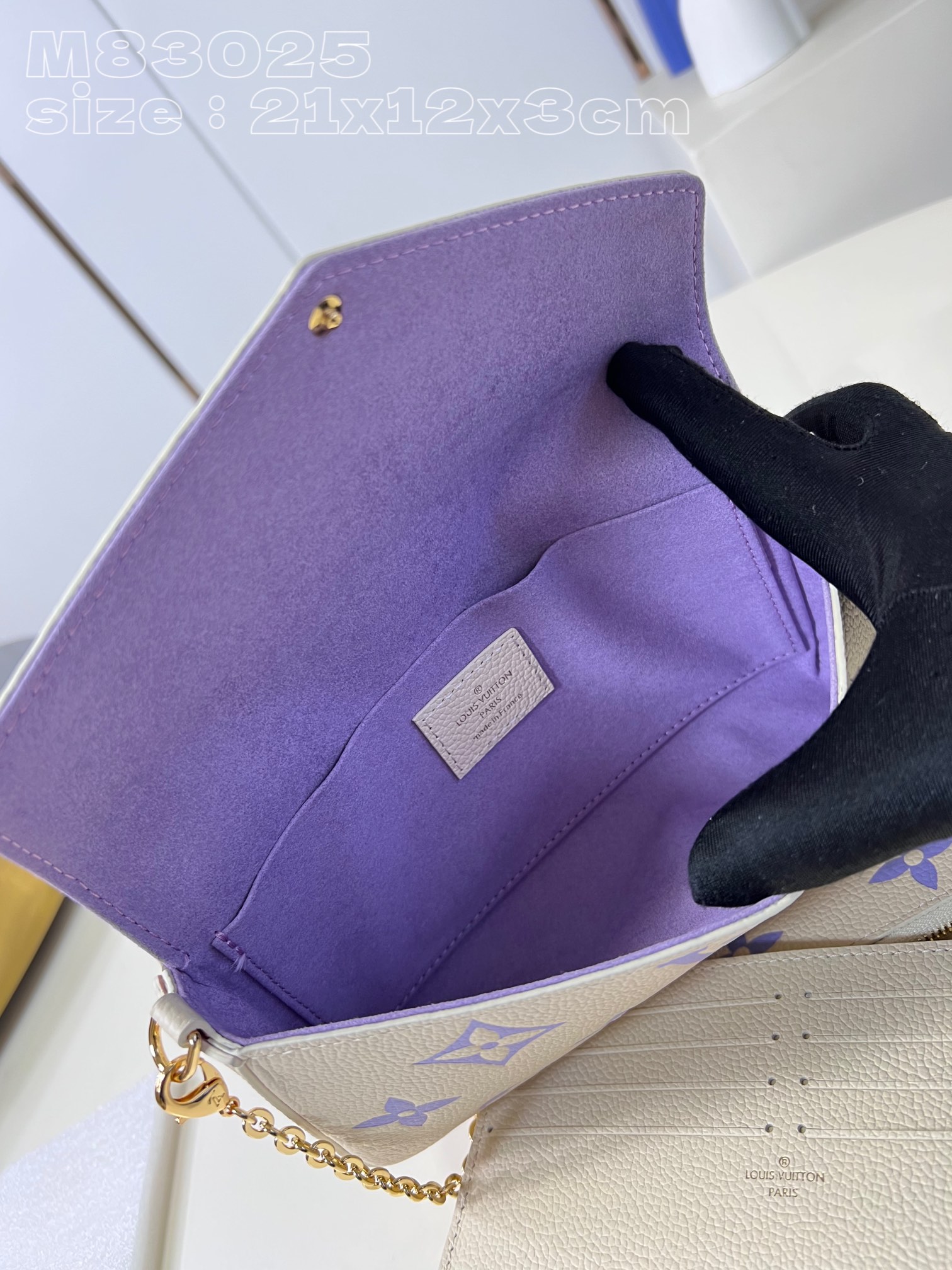 l**is V*t*n félicie pochette