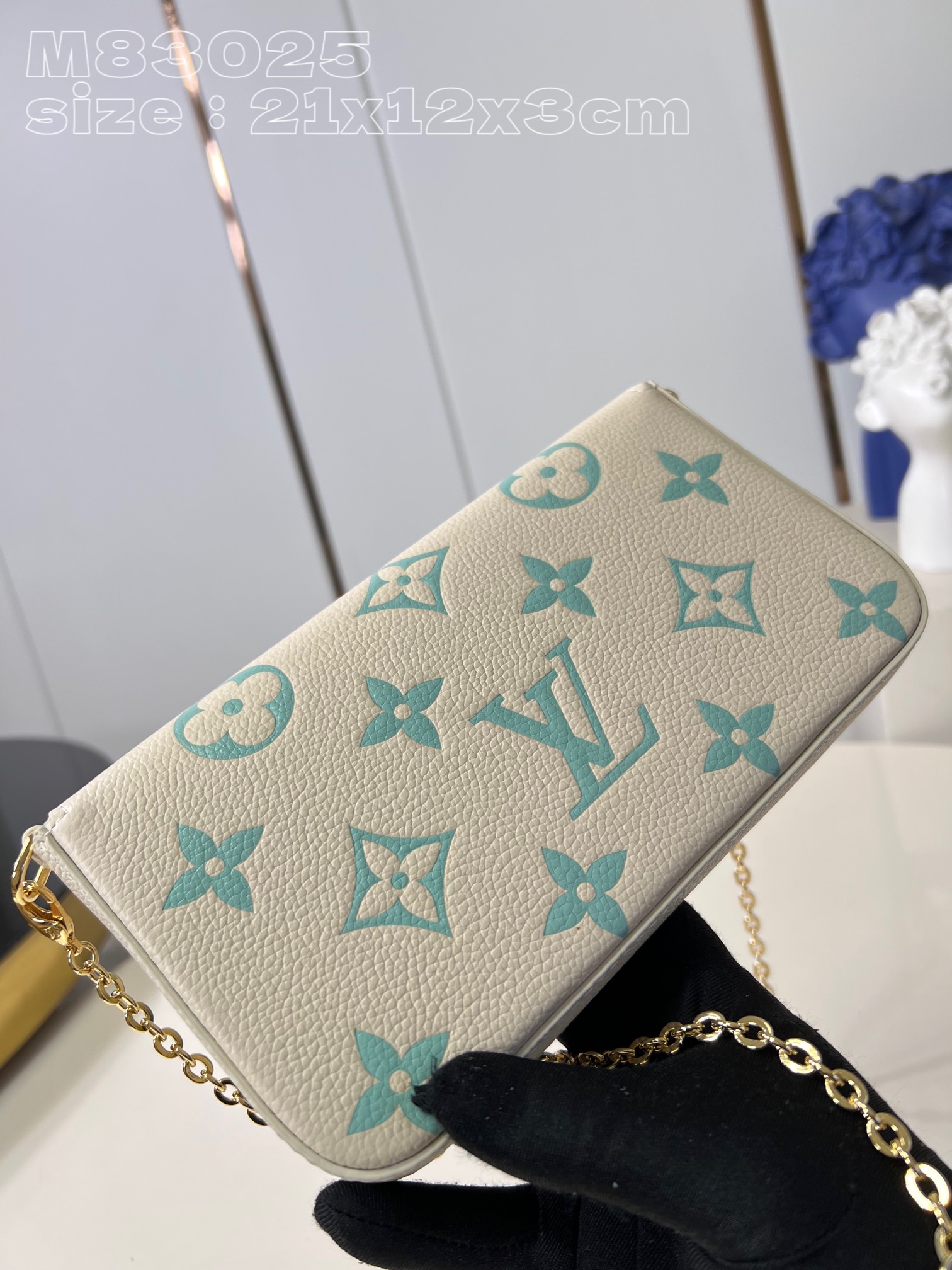 l**is V*t*n félicie pochette