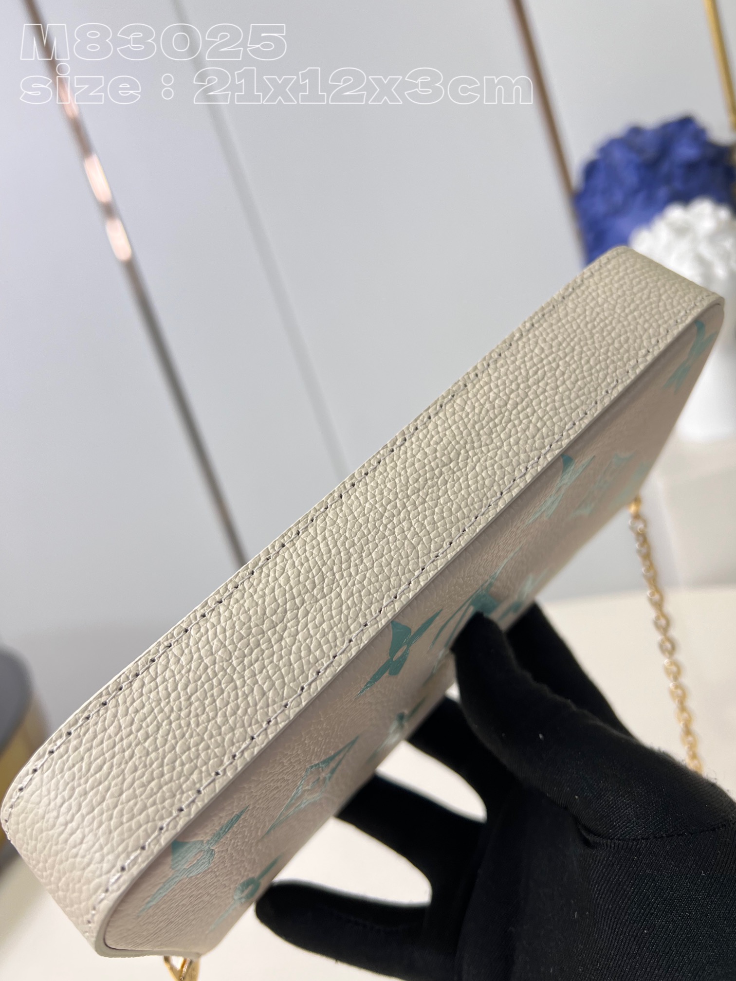 l**is V*t*n félicie pochette