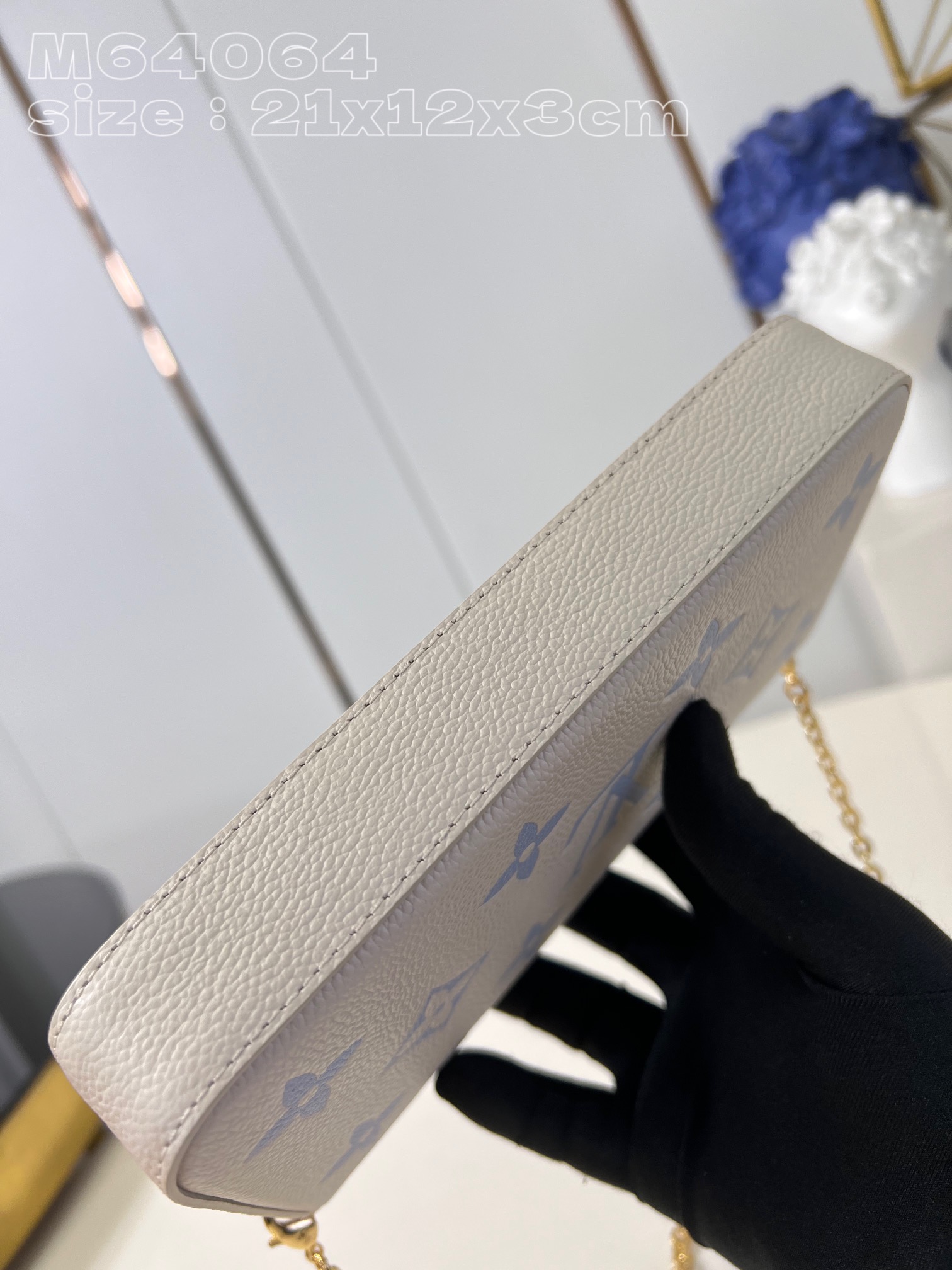 l**is V*t*n félicie pochette